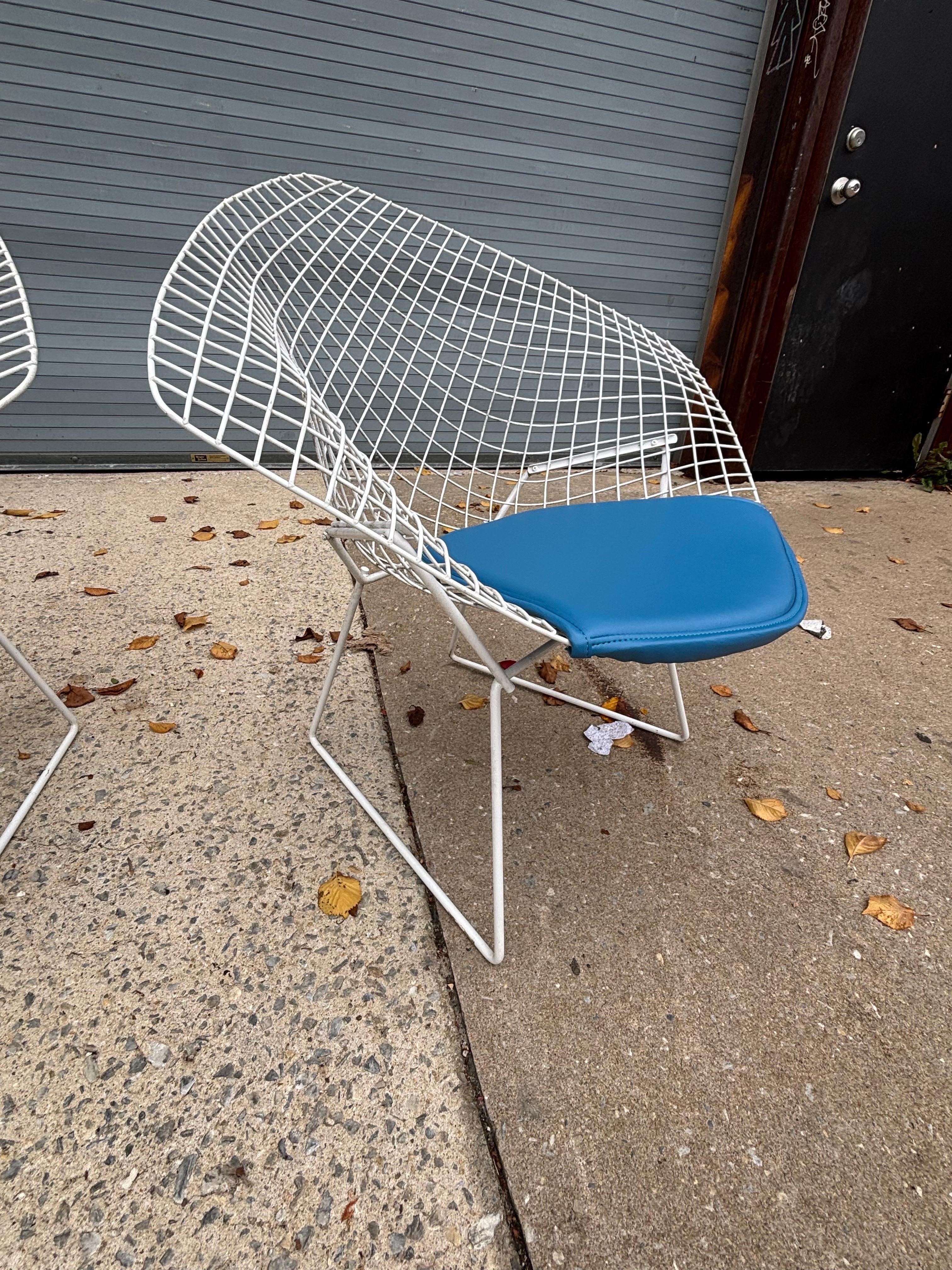 Américain Paire de petites chaises Bertoia pour Knoll en vente