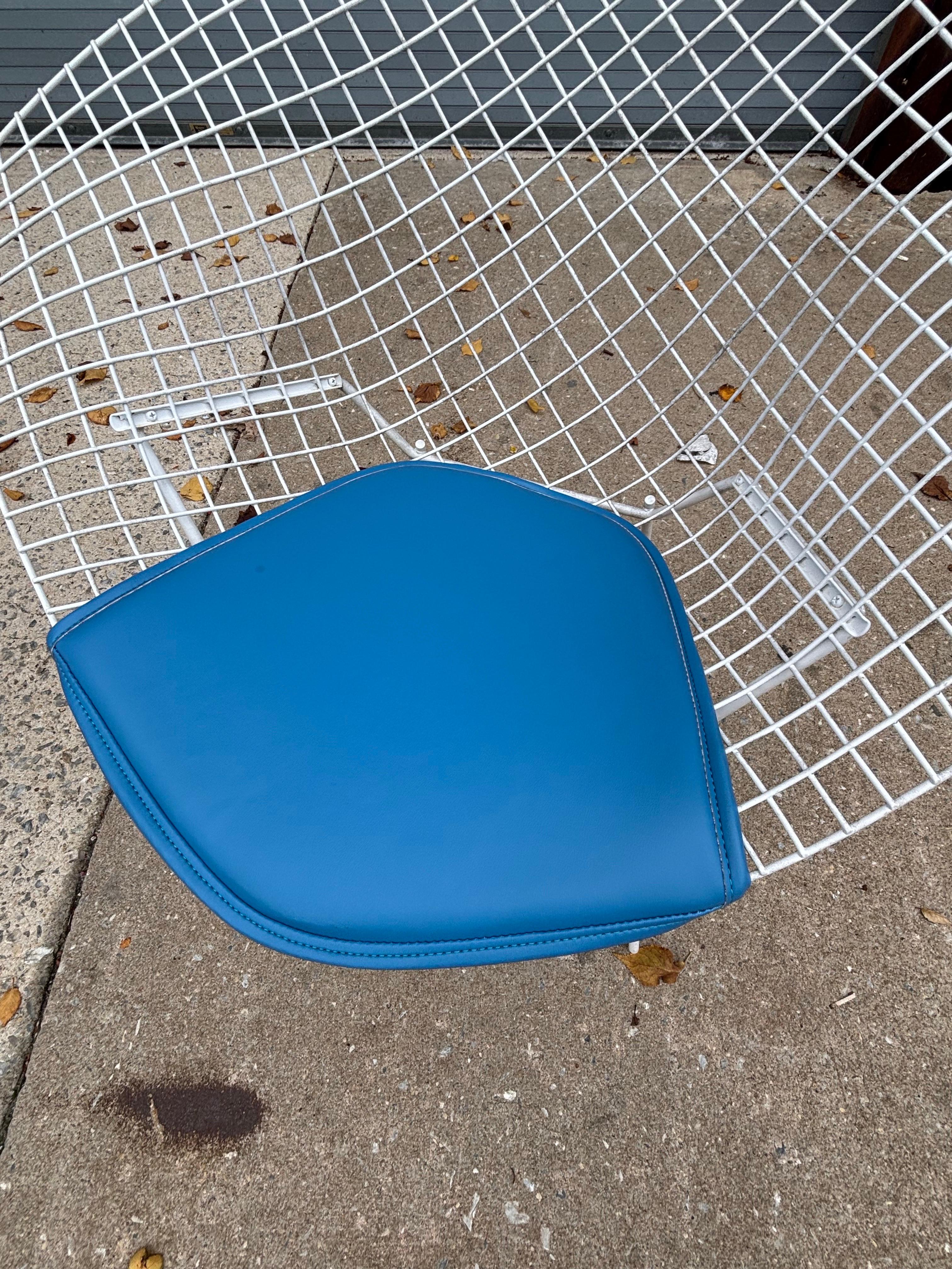 Métal Paire de petites chaises Bertoia pour Knoll en vente