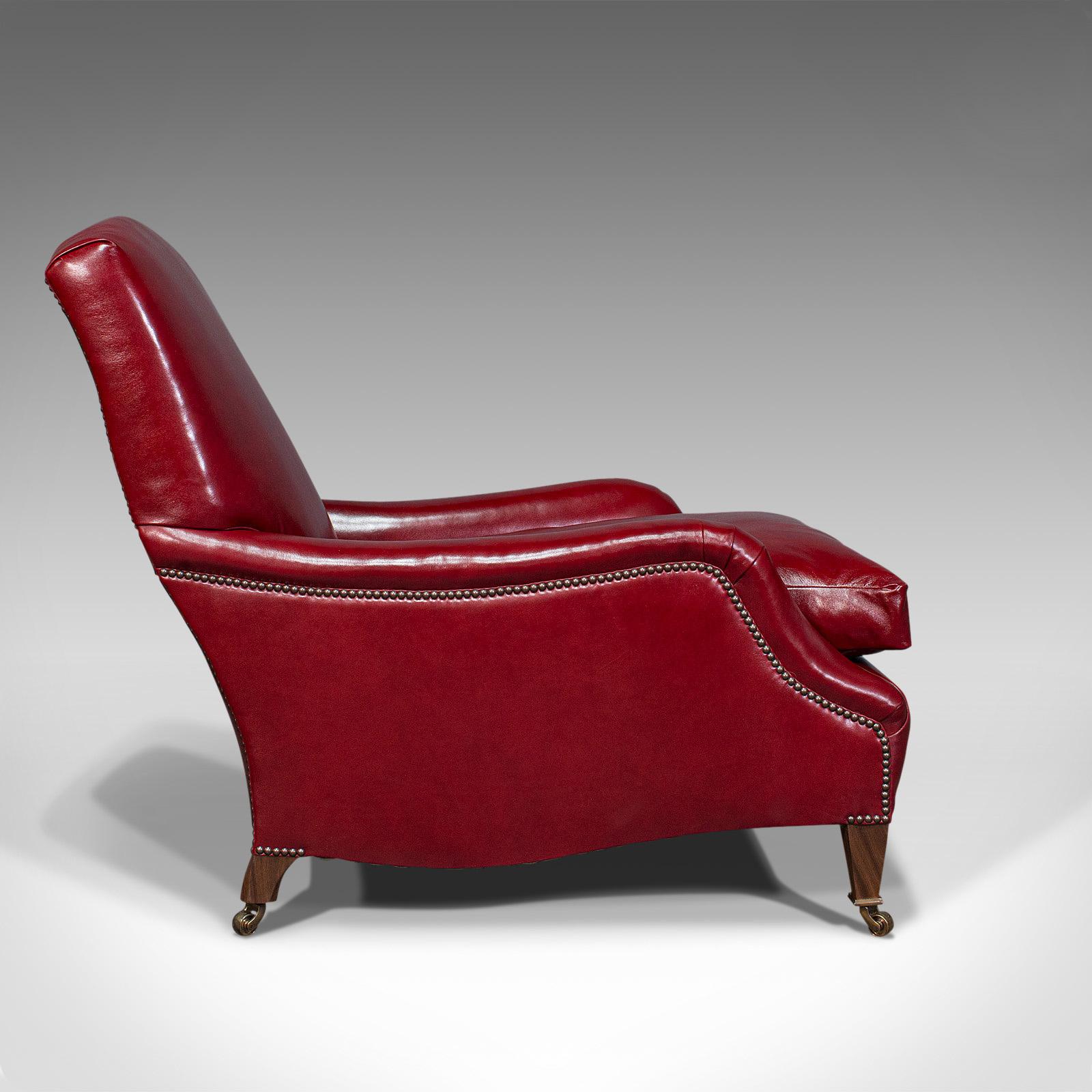 Anglais Paire de fauteuils club en cuir sur mesure, « The Dutchman », chaises par London Fine en vente