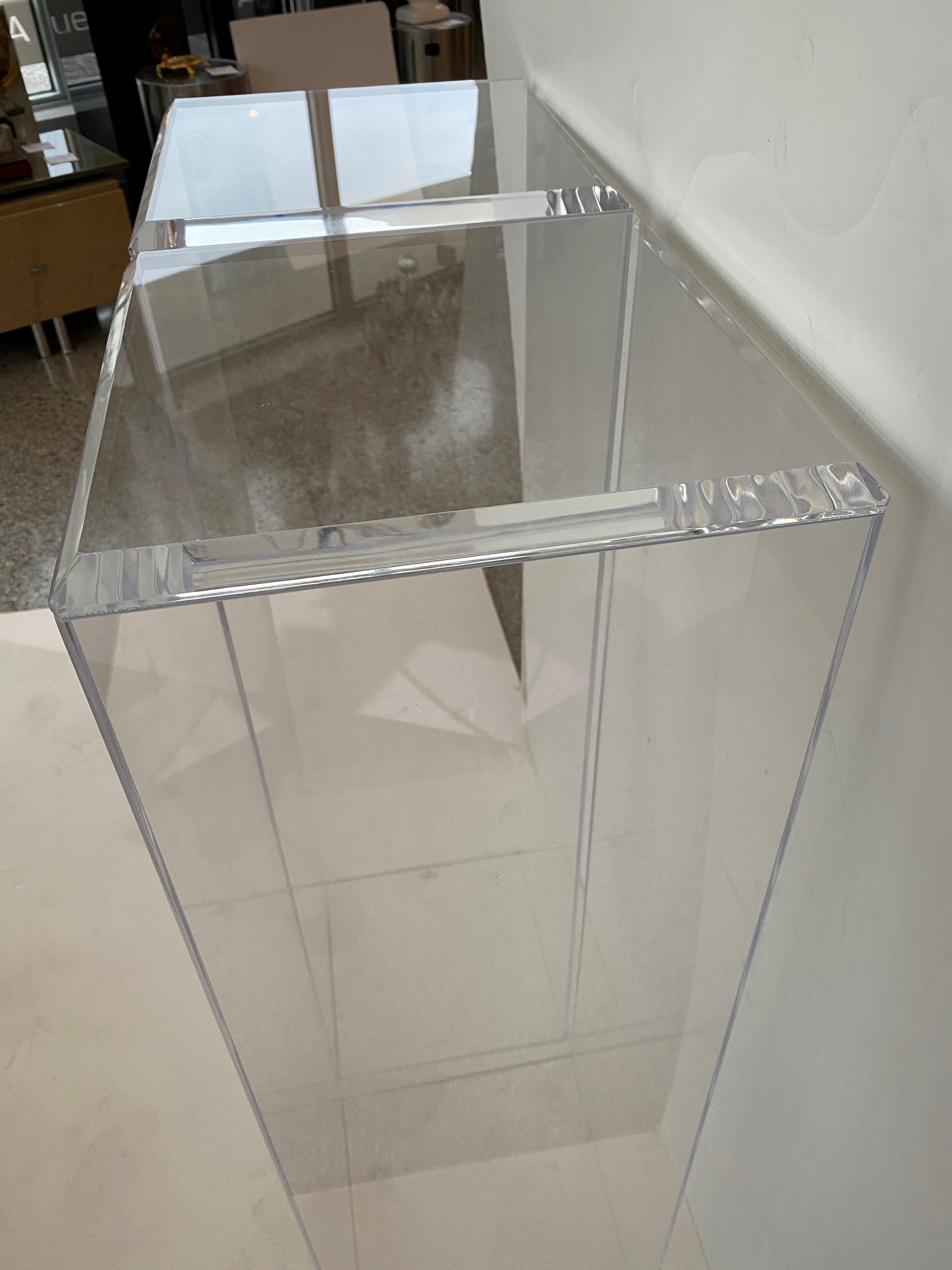 Pair of Bespoke Lucite Pedestals by Iconic Snob Galeries In New Condition In West Palm Beach, FL