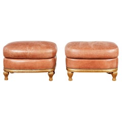 Paire de tabourets sur mesure en cuir rose coquillage et doré