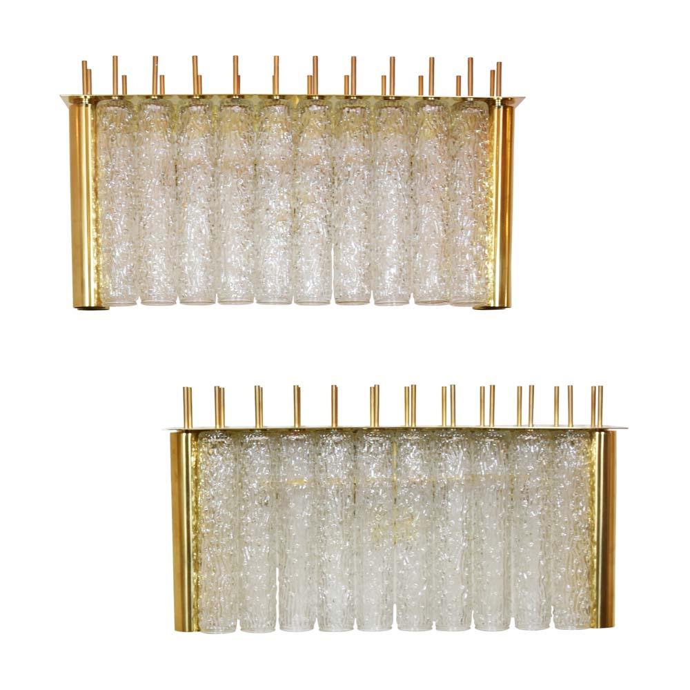A stunning pair of wall lights “Tempio”. Vintage tubular clear Venini Murano glass components, brass tubes shades sides mounted on a solid yet elegant brass structure.
2017 bespoke Italian design by the One and Only Diego Mardegan.