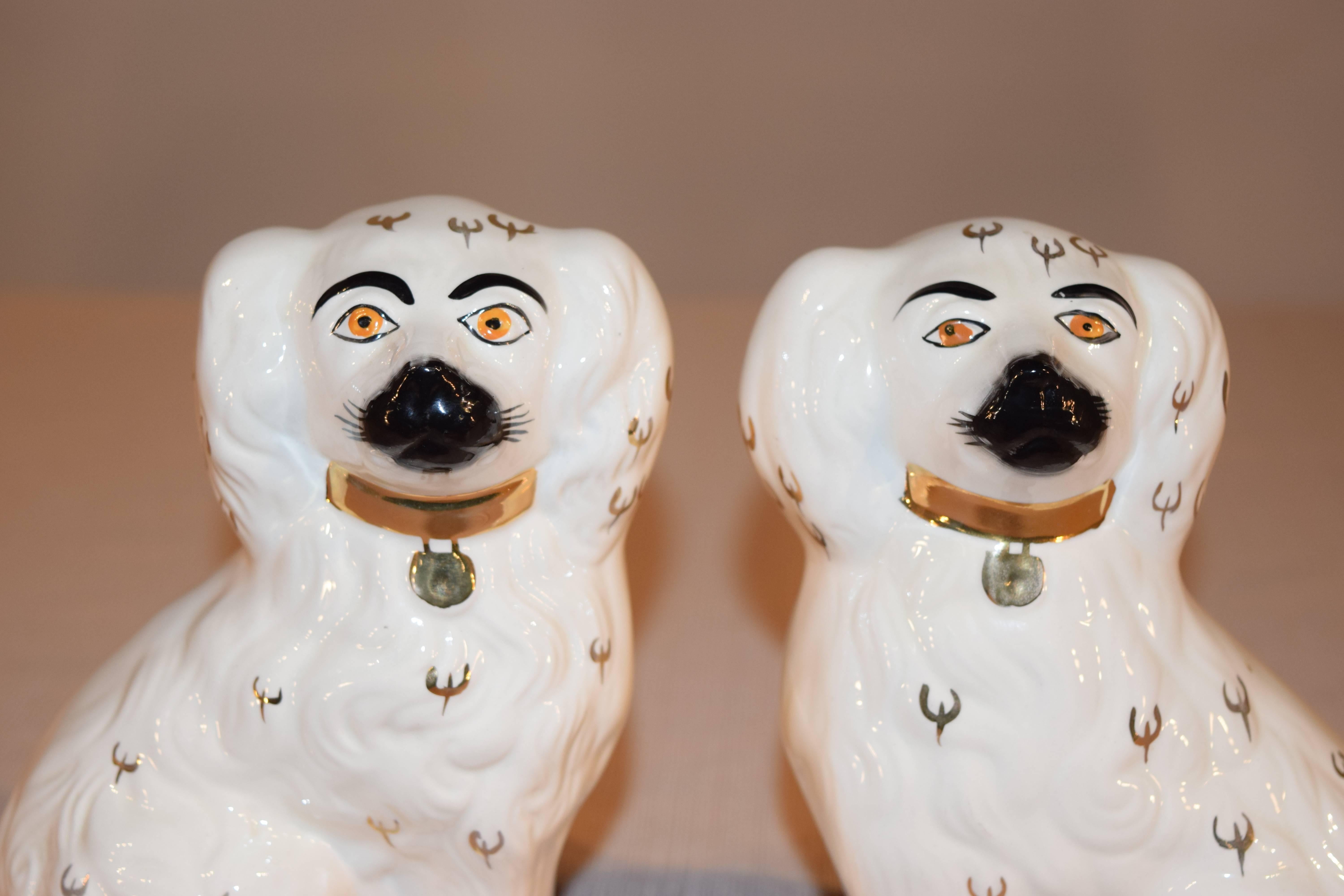 Pair of English spaniels. Marked: Beswick England. Berwick has been a leading manufacturer of porcelain figurines since 1899.