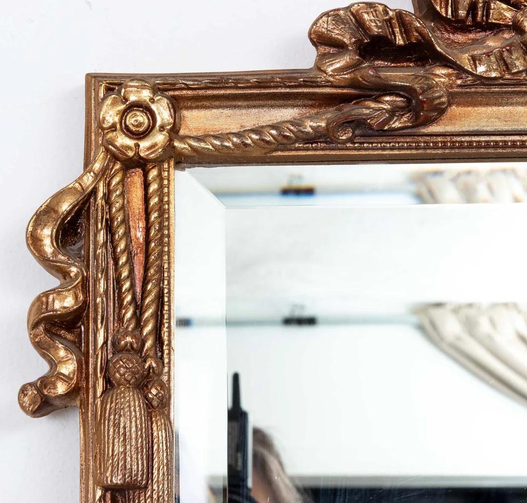 Pareja De Espejos Biselados Dorados Con Borla en venta 2