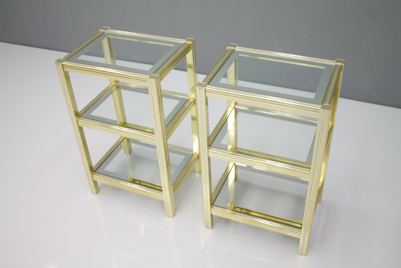 Pair of bi-color side tables étagère in chrom brass and glass, 1970s.

Very good condition.