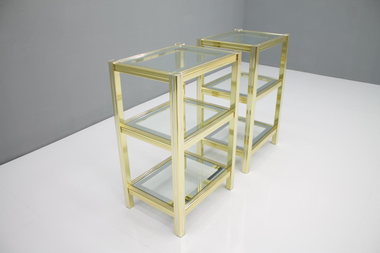 Pair of Bi-Color Side Tables Étagère in Chrom Brass and Glass, 1970s In Good Condition For Sale In Frankfurt / Dreieich, DE