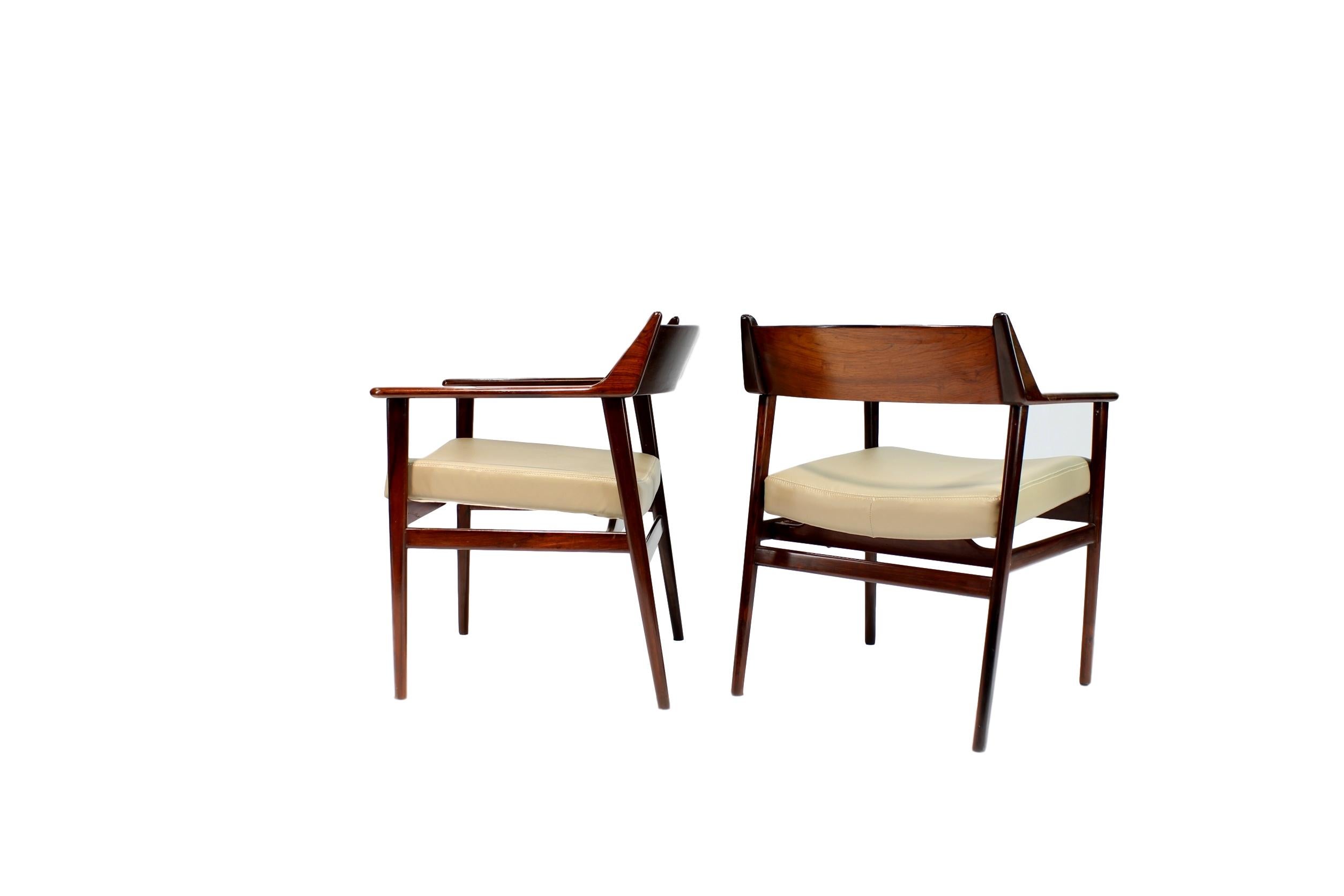 Mid-Century Modern Paire de fauteuils Bicuda, Joaquim Tenreiro, années 1960 en vente