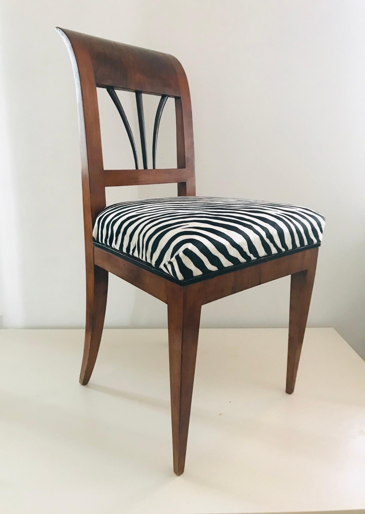 Austrian Pair of Biedermeier 1820 Viennese Walnut Chairs  in Zebra Chenile  Textile For Sale