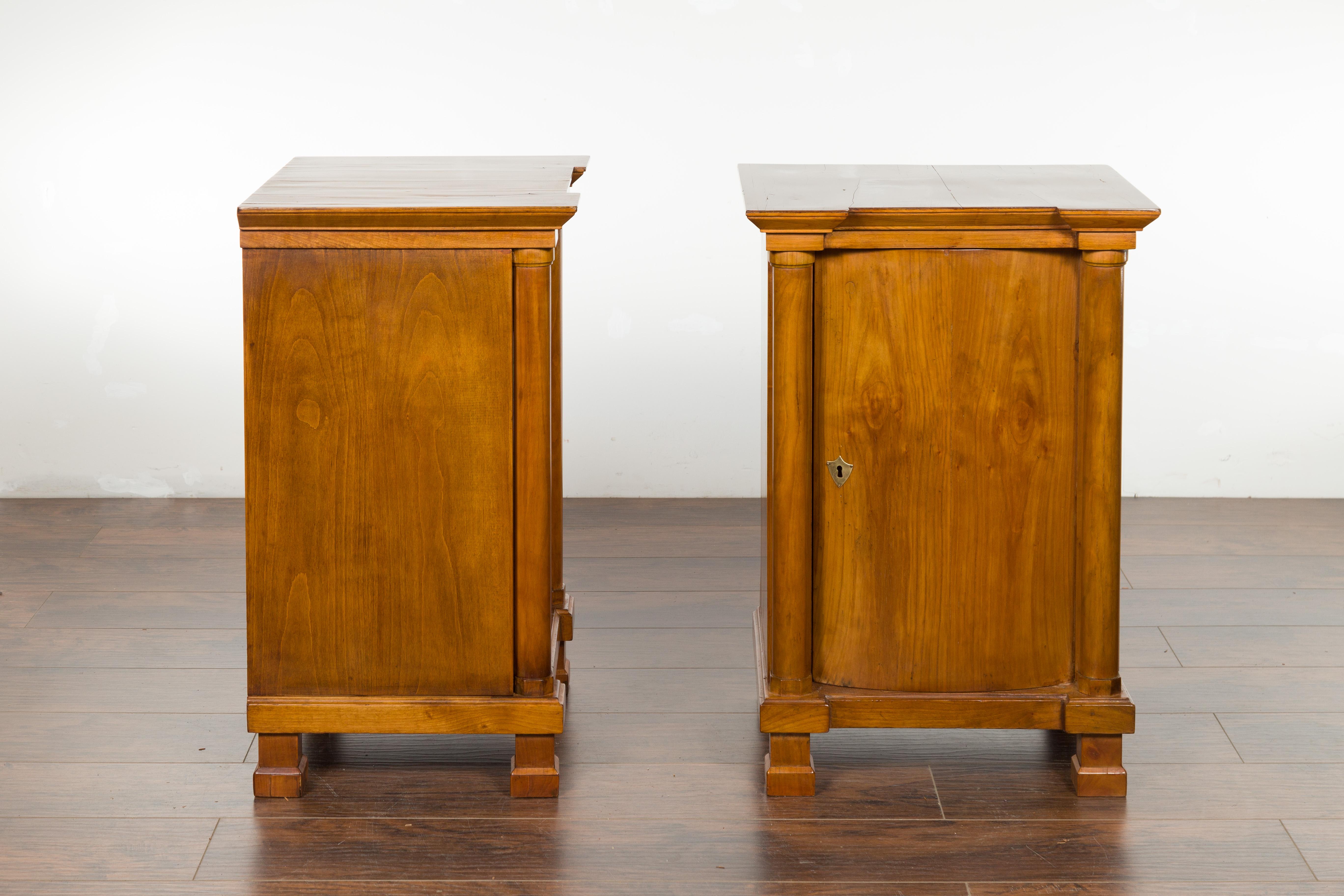 Pair of Biedermeier 1840s Walnut Cabinets with Bombé Doors and Semi-Columns 5