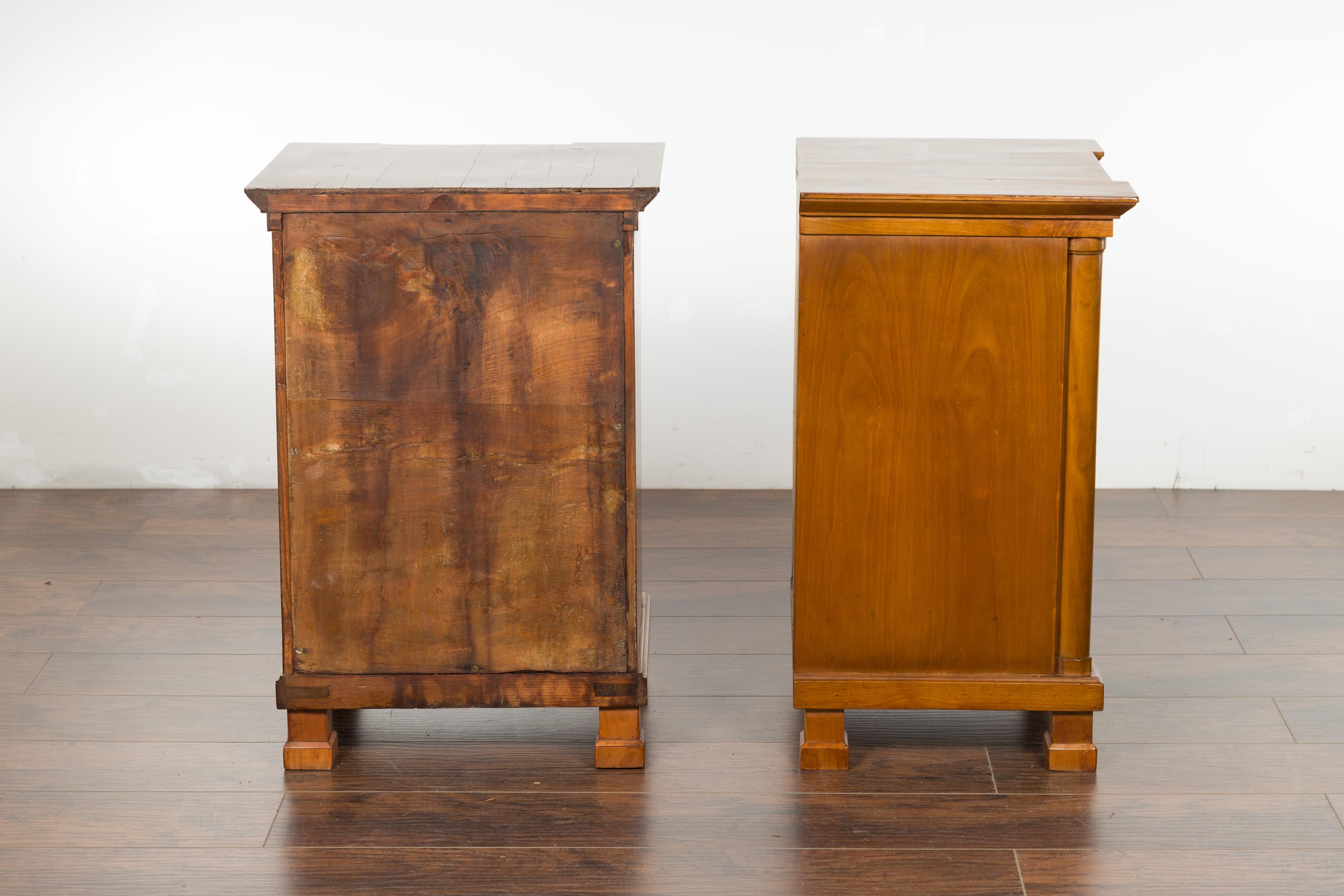 Pair of Biedermeier 1840s Walnut Cabinets with Bombé Doors and Semi-Columns 6
