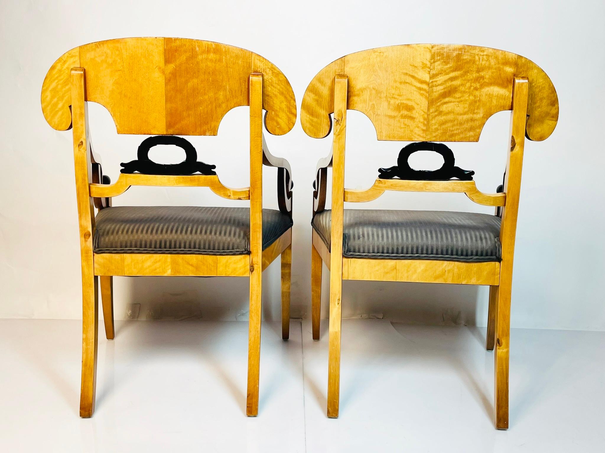 Pair of Biedermeier Arm Chairs in Flame Birch Wood, Sweden 1900s In Good Condition For Sale In Los Angeles, CA