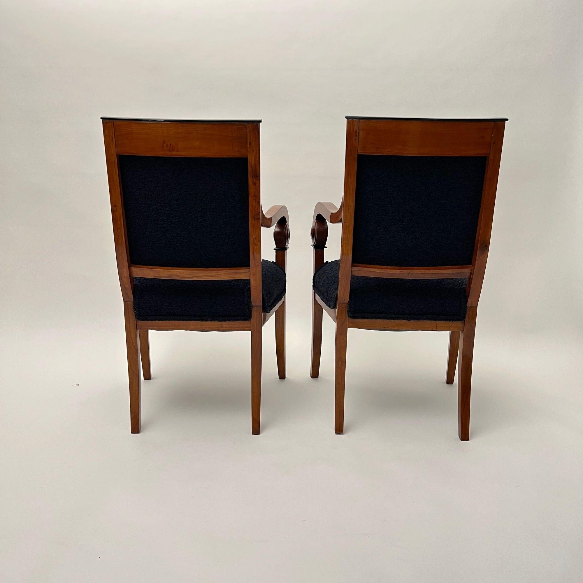 Pair of Biedermeier Armchairs, Cherry Wood, Black Boucle, France circa 1820 For Sale 2