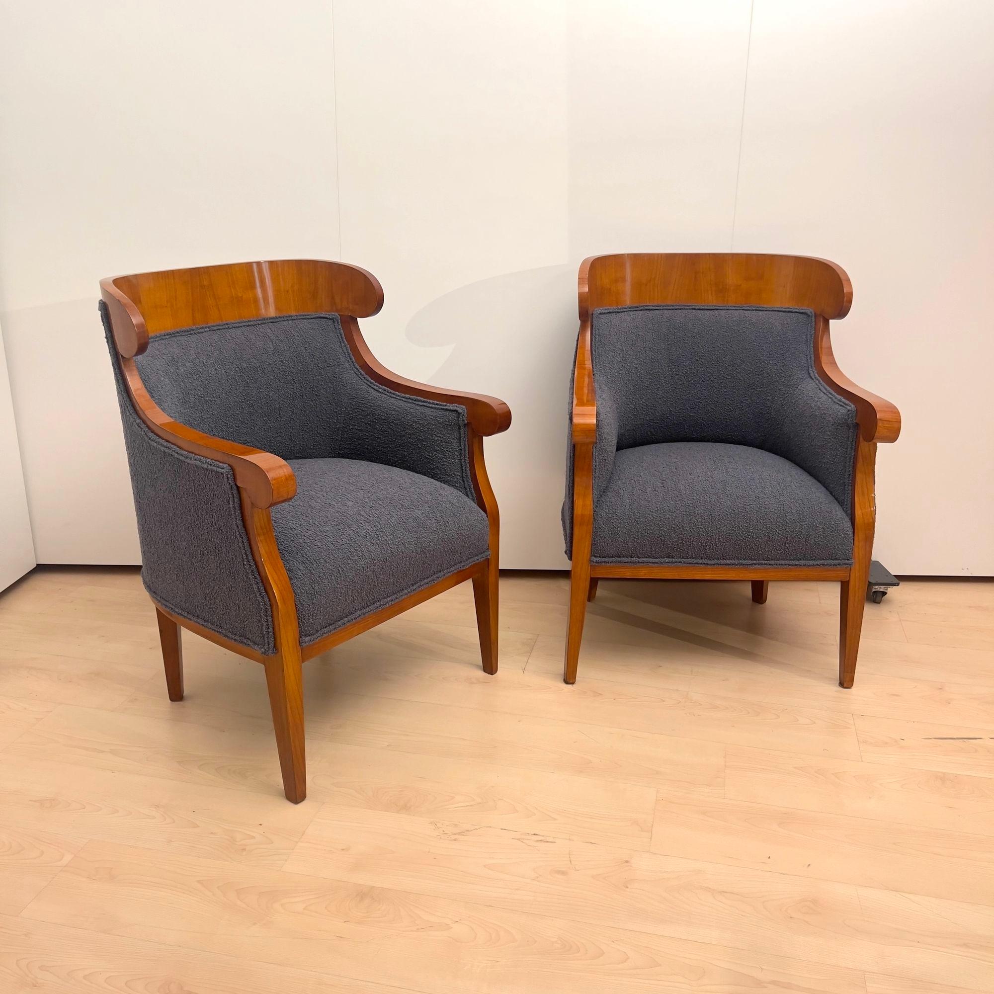 Austrian Pair of Biedermeier Bergere Chairs, Cherry Wood, Gray Boucle, Austria circa 1830 For Sale