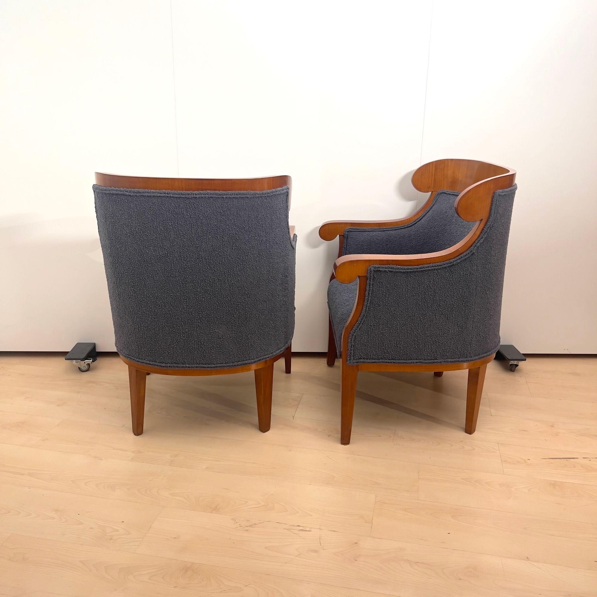 Bouclé Pair of Biedermeier Bergere Chairs, Cherry Wood, Gray Boucle, Austria circa 1830 For Sale