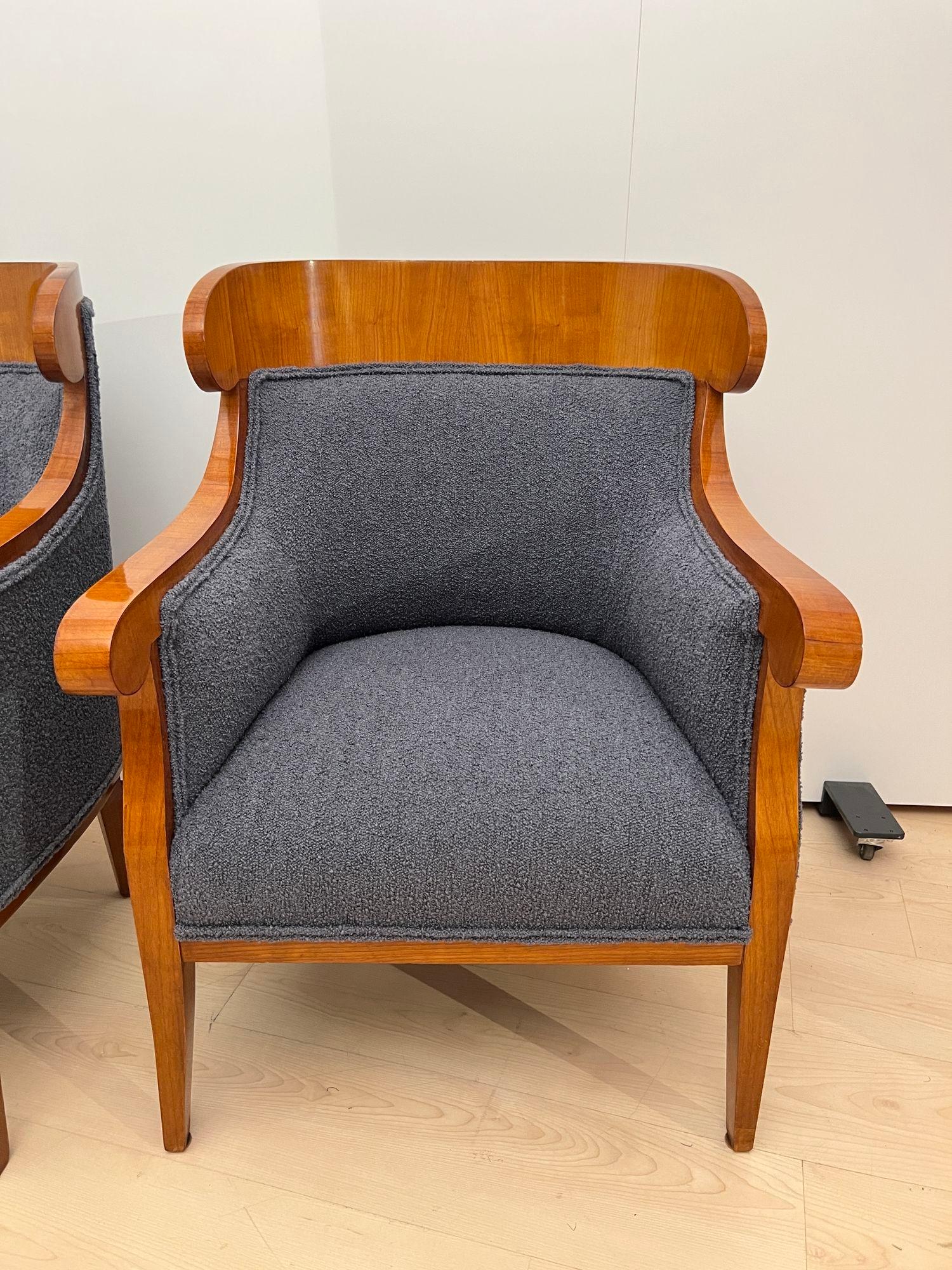 Pair of Biedermeier Bergere Chairs, Cherry Wood, Gray Boucle, Austria circa 1830 For Sale 2