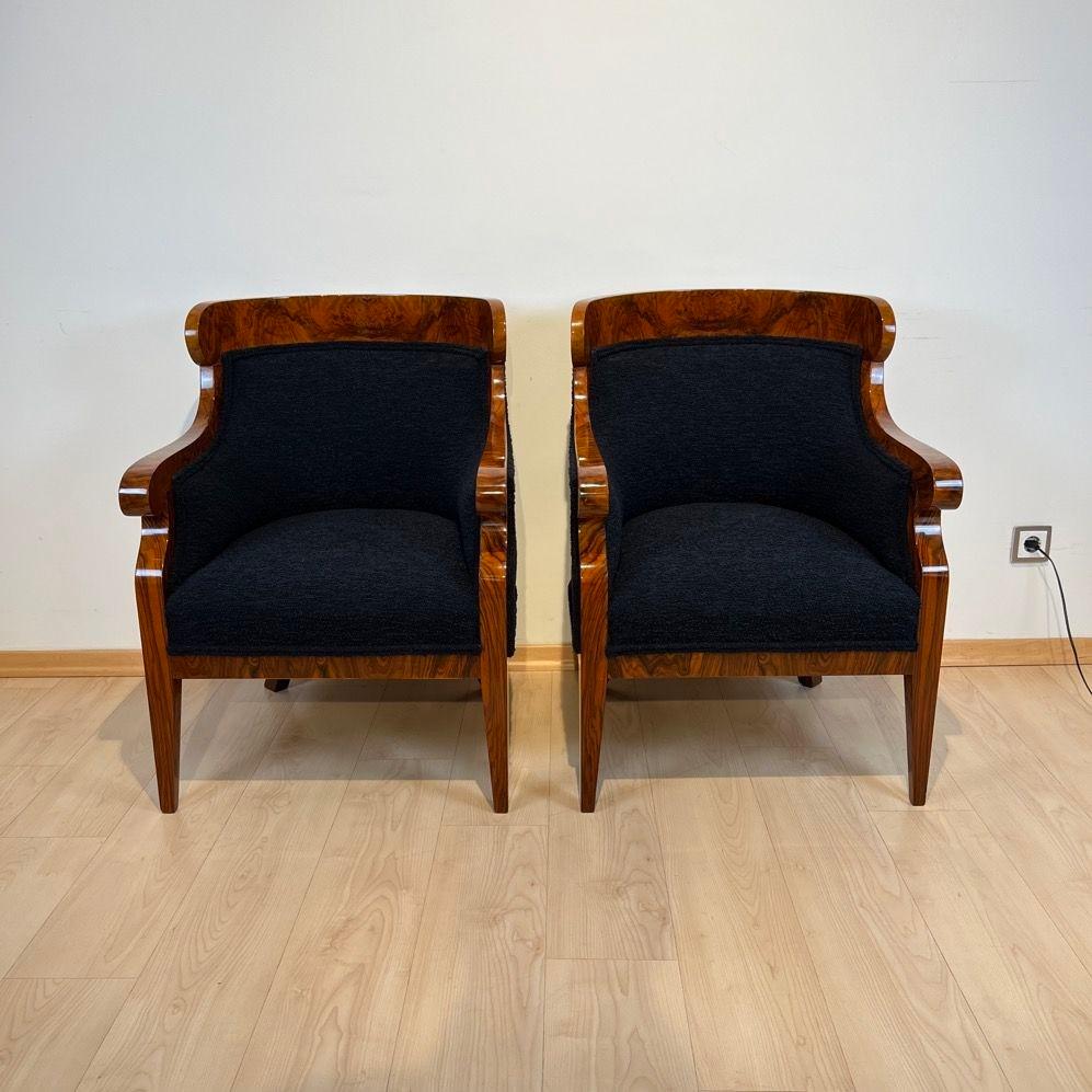 Austrian Pair of Biedermeier Bergere Chairs, Walnut, Black Boucle, Austria circa 1850 For Sale
