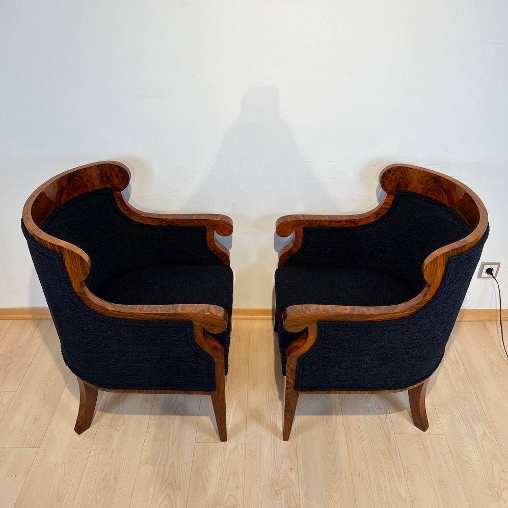 Mid-19th Century Pair of Biedermeier Bergere Chairs, Walnut, Black Boucle, Austria circa 1850 For Sale