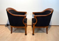 Paire de chaises Bergères Biedermeier, placage en noyer, Vienne/Australie, 19ème siècle