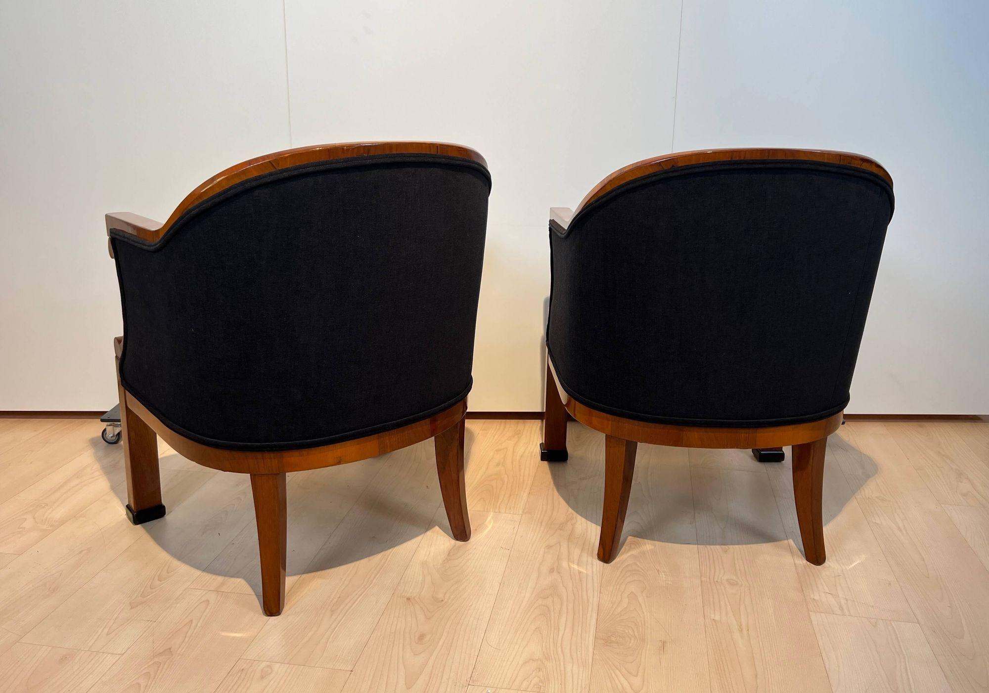 Mid-19th Century Pair of Biedermeier Bergere Chairs, Walnut Veneer, Vienna/Austria, 19th Century