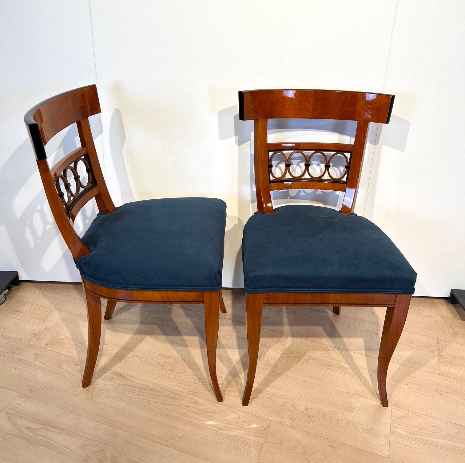 Pair of Biedermeier Chairs, Cherry Veneer, Blue Suede, South Germany circa 1840 4