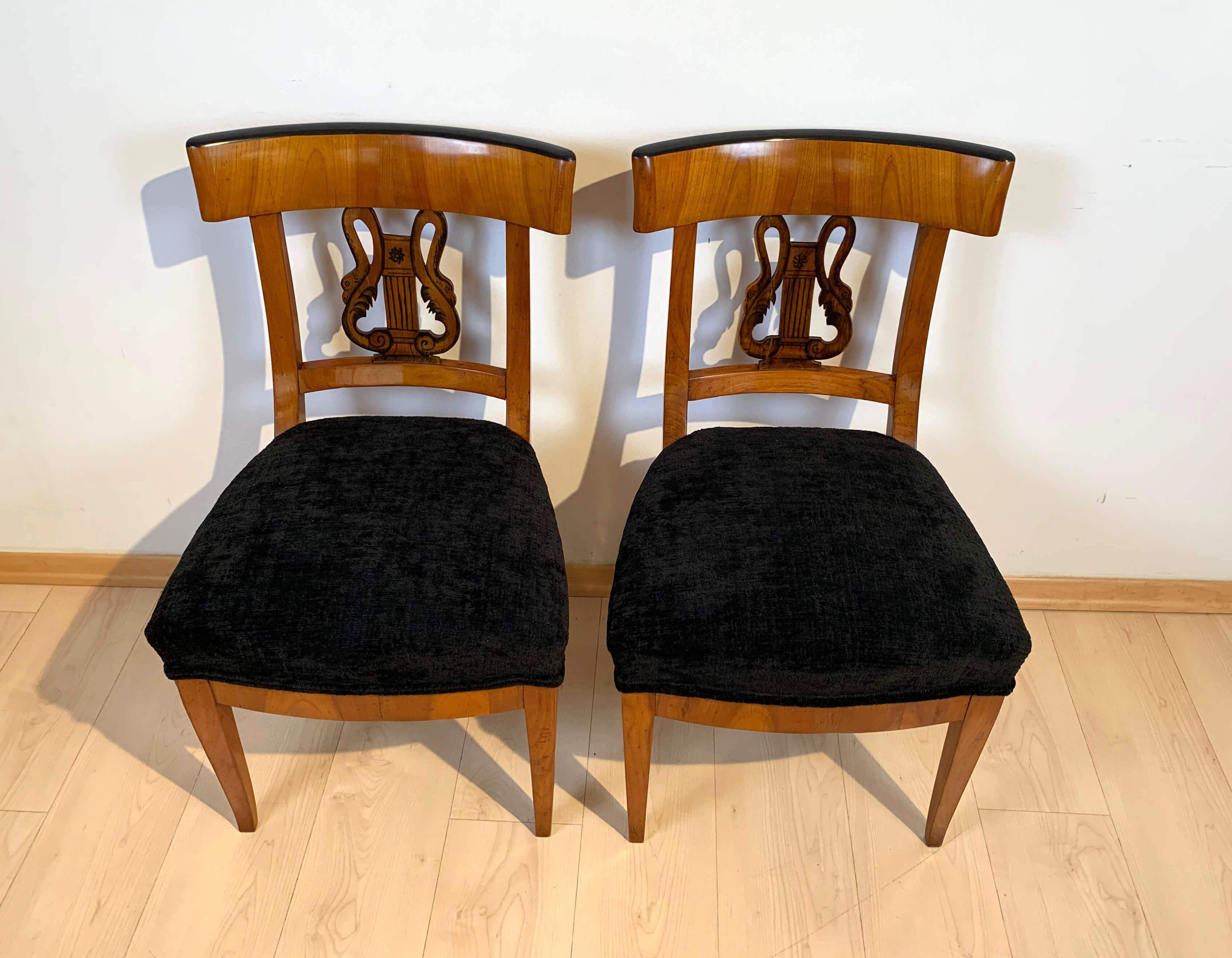 Pair of Biedermeier Chairs, Cherry Wood, Painting, South Germany circa 1820 In Good Condition In Regensburg, DE