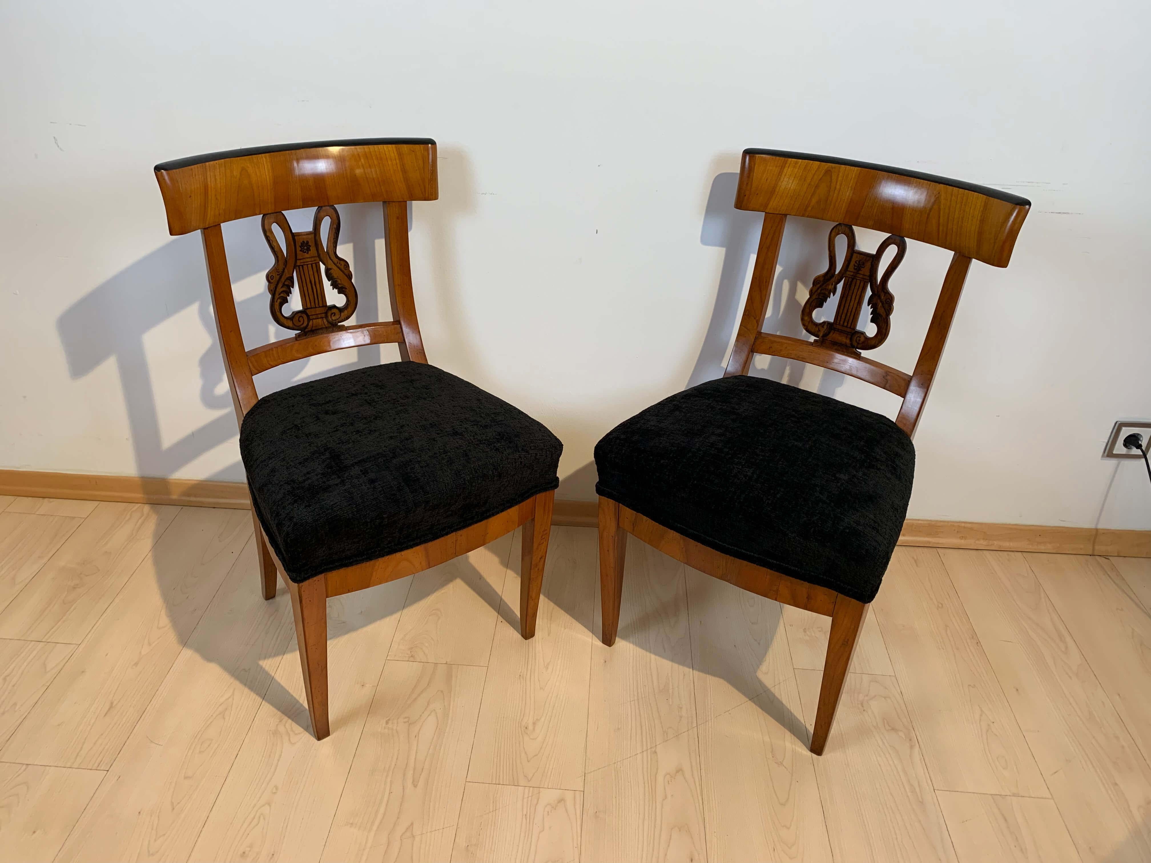 Early 20th Century Pair of Biedermeier Chairs, Cherry Wood, Painting, South Germany circa 1820