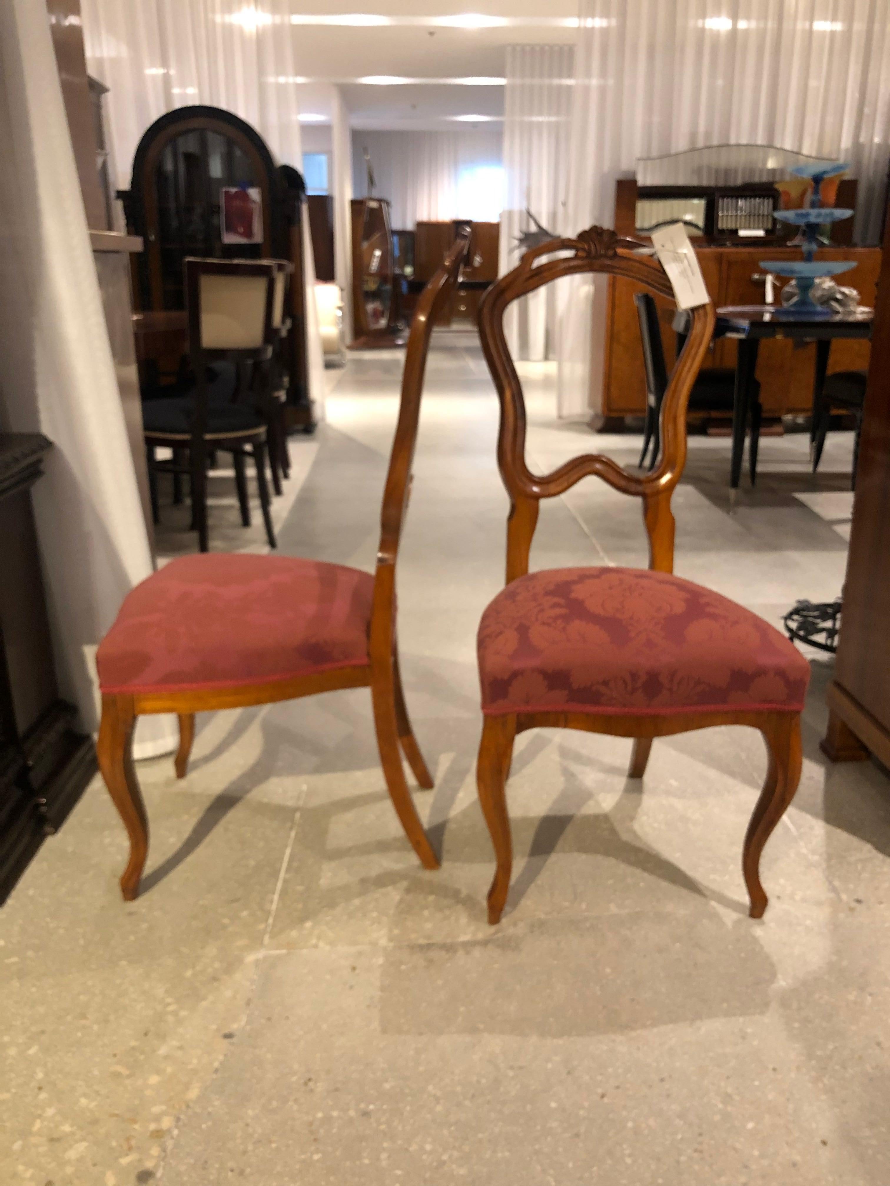 Paar Biedermeier-Stühle (Walnuss) im Angebot