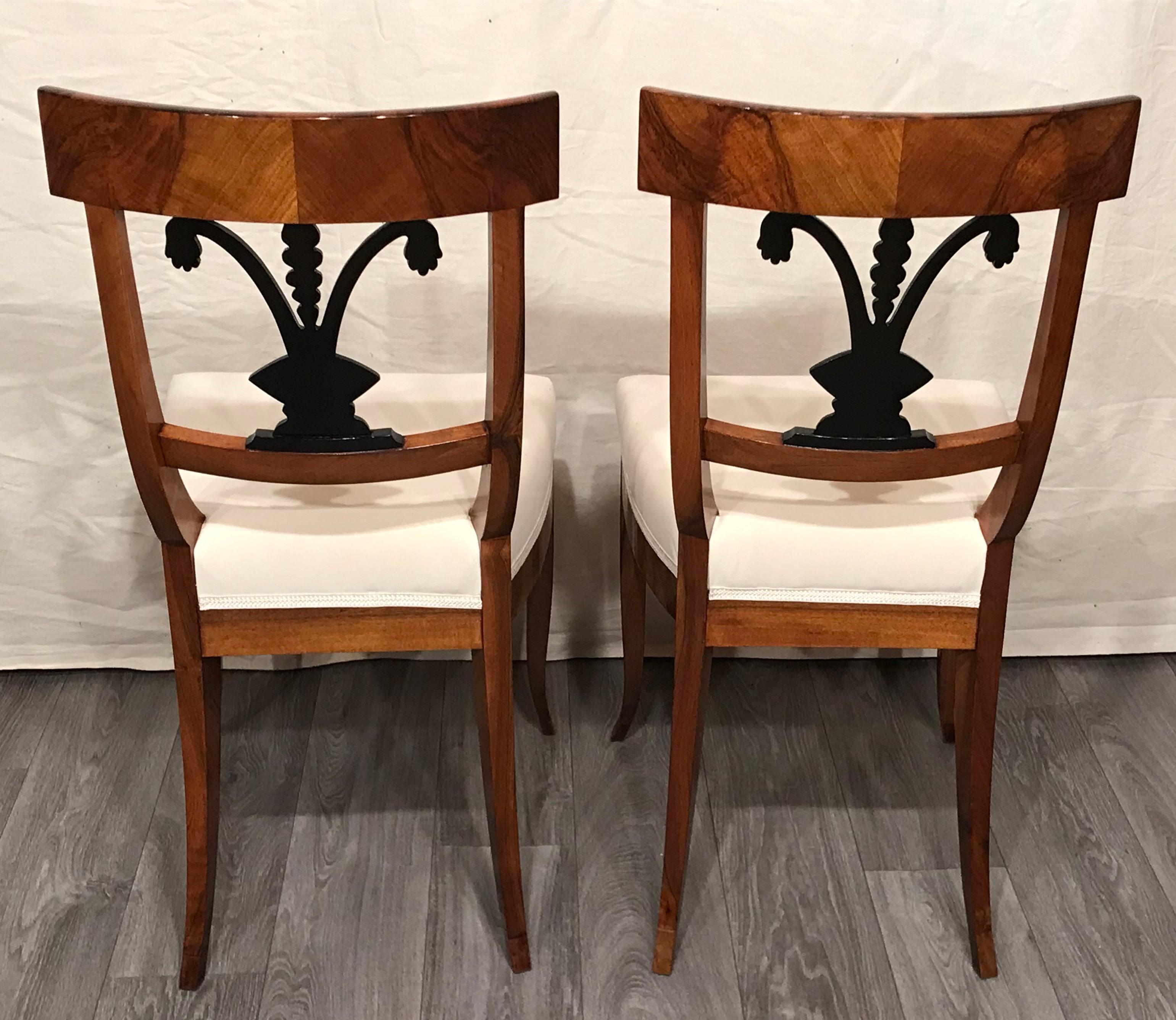Pair of Biedermeier Chairs, South German 1820, Walnut In Good Condition In Belmont, MA