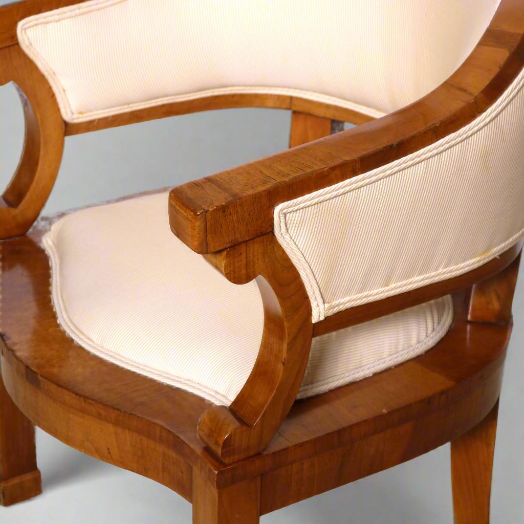 Paire de fauteuils Biedermeier en cerisier, Attr. à Joseph Danhauser en vente 1