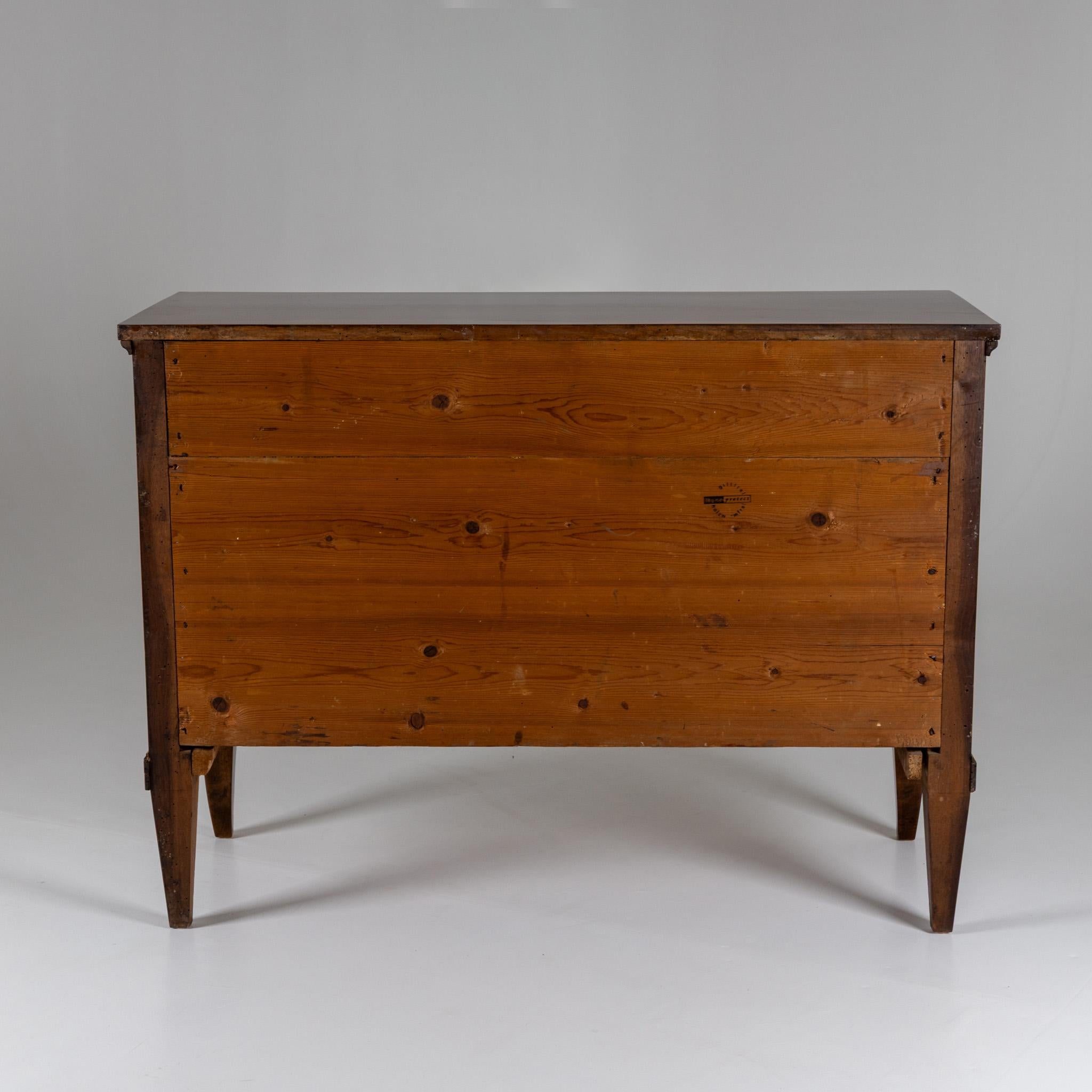 Pareja de cómodas Biedermeier, hacia 1820 en venta 5
