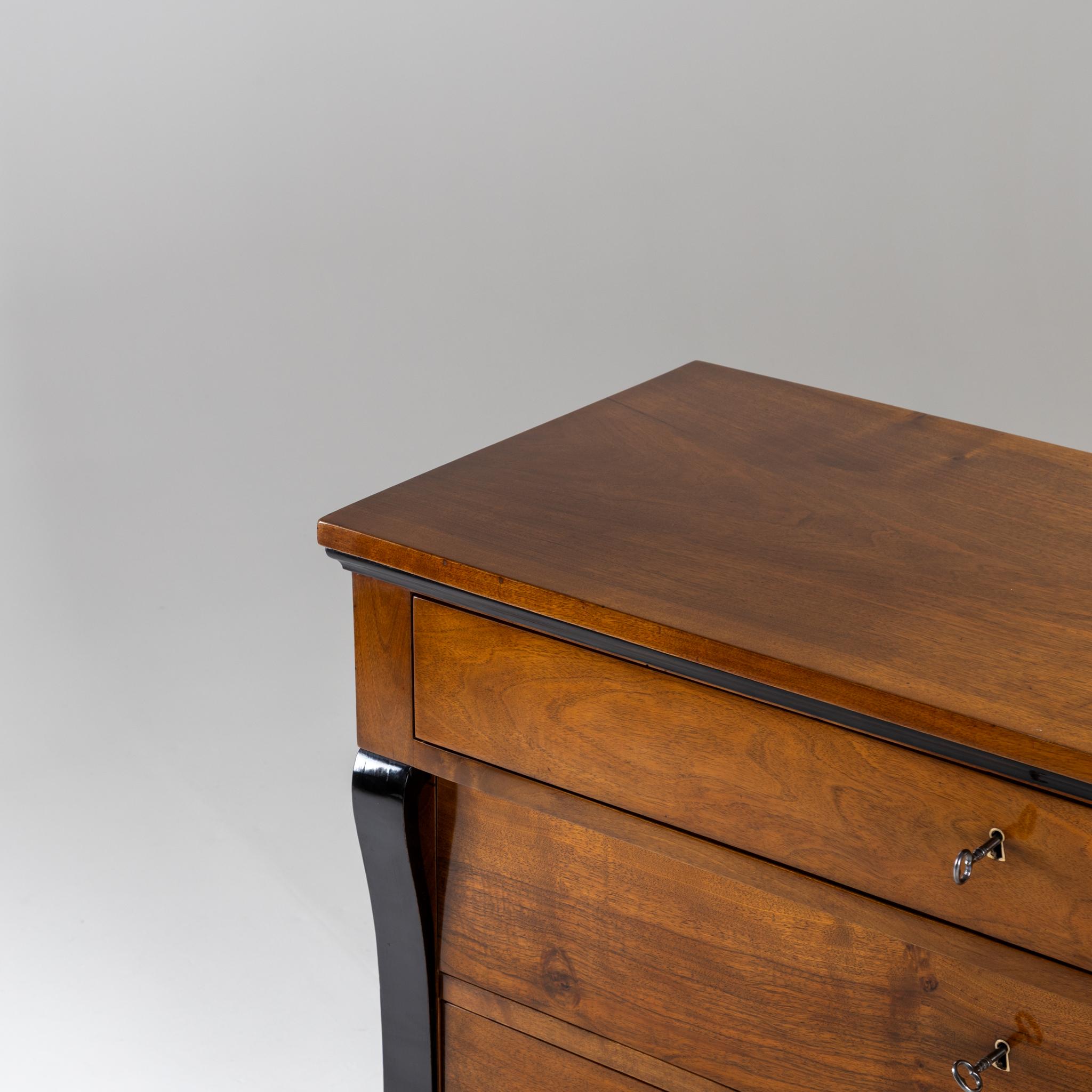 Pareja de cómodas Biedermeier, hacia 1820 en venta 3