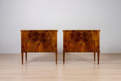 Paar Biedermeier Kommoden in Nussbaumfurnier, Deutschland, 19.
