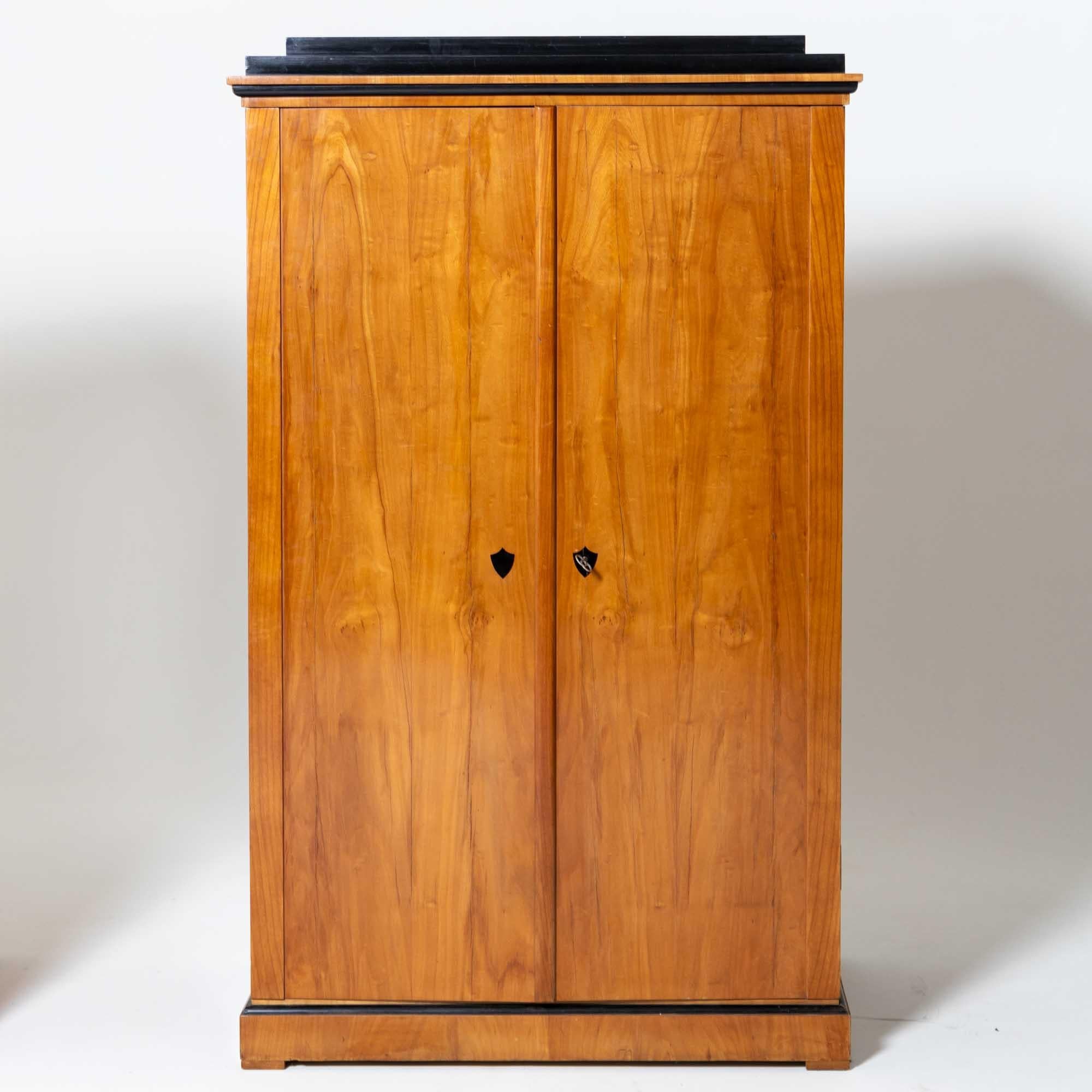 Pair of Biedermeier Collection Cabinets, Germany, probably Munich, c. 1820 In Good Condition In Greding, DE