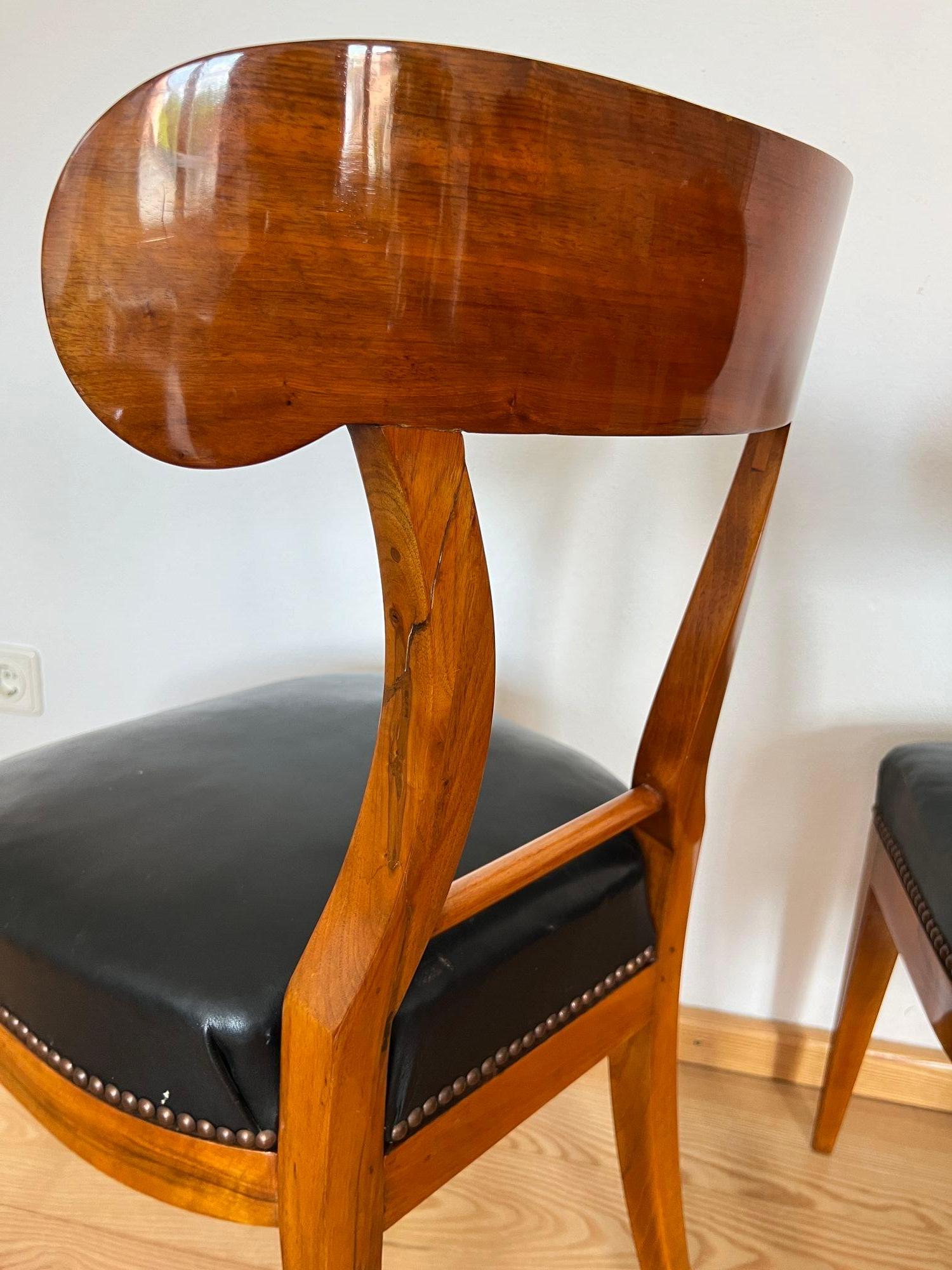 Paire de chaises pelle Biedermeier, noyer, cuir noir, Autriche vers 1820 en vente 6