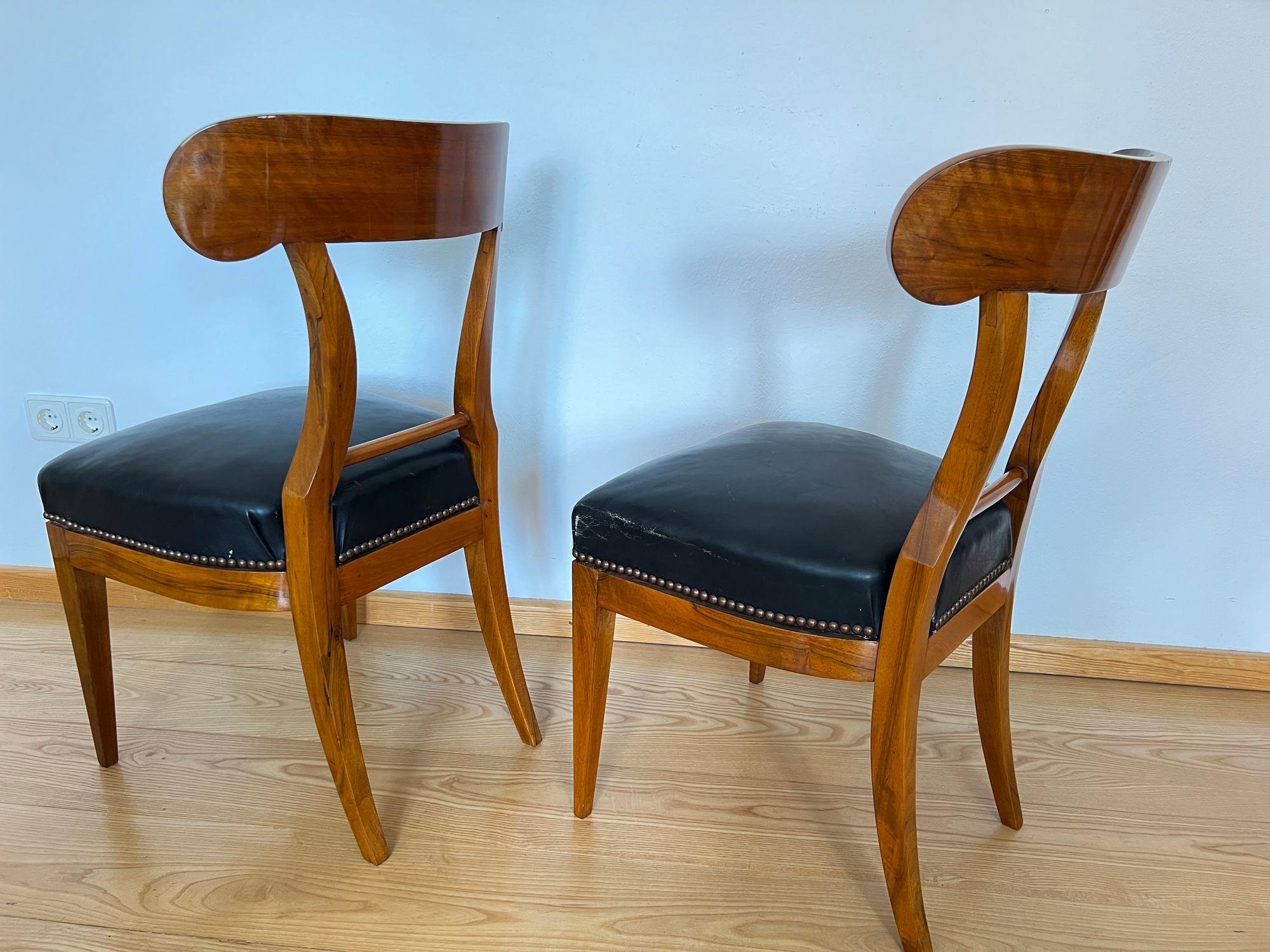 Paire de chaises pelle Biedermeier, noyer, cuir noir, Autriche vers 1820 en vente 8