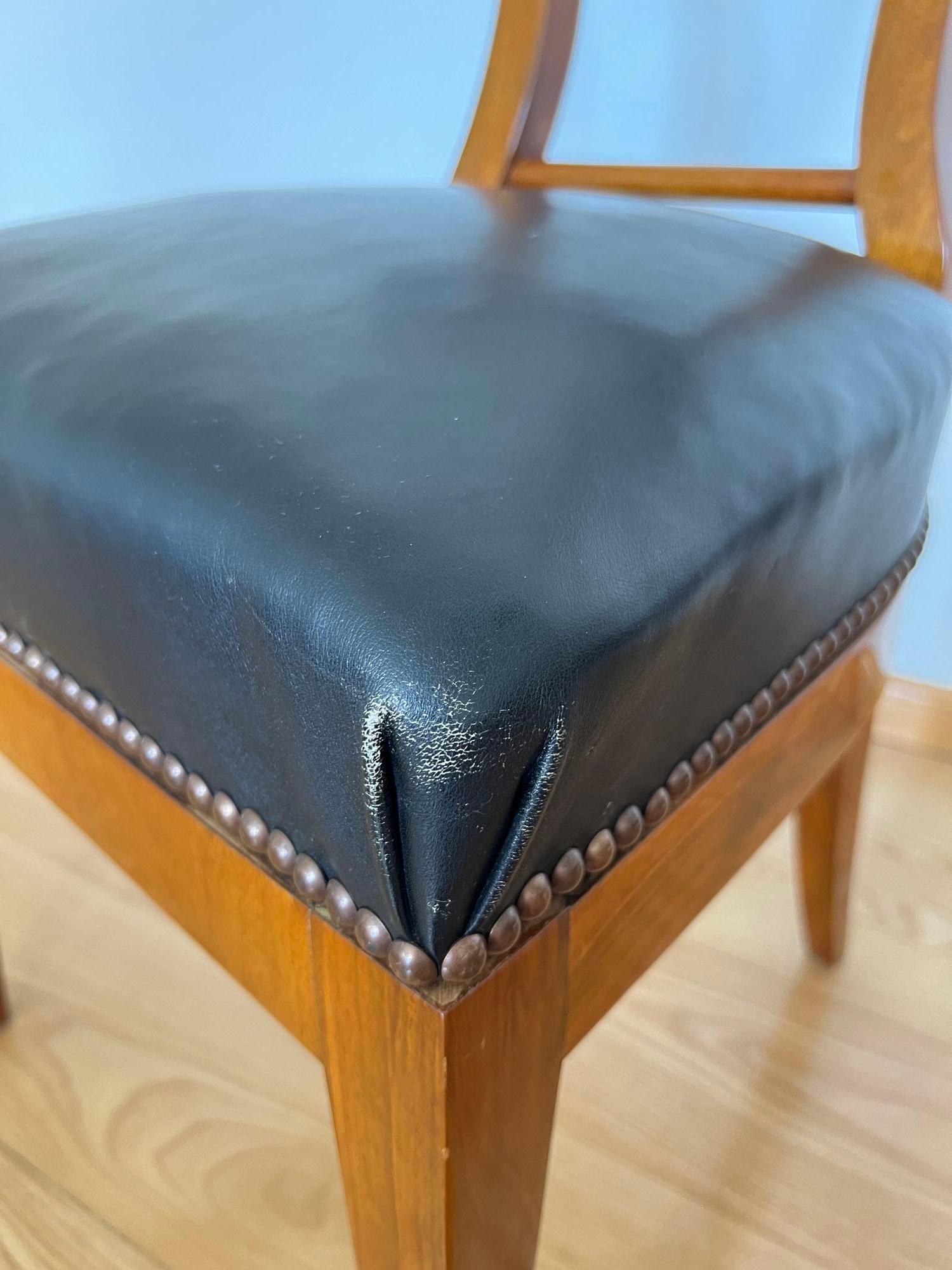 Paire de chaises pelle Biedermeier, noyer, cuir noir, Autriche vers 1820 en vente 9