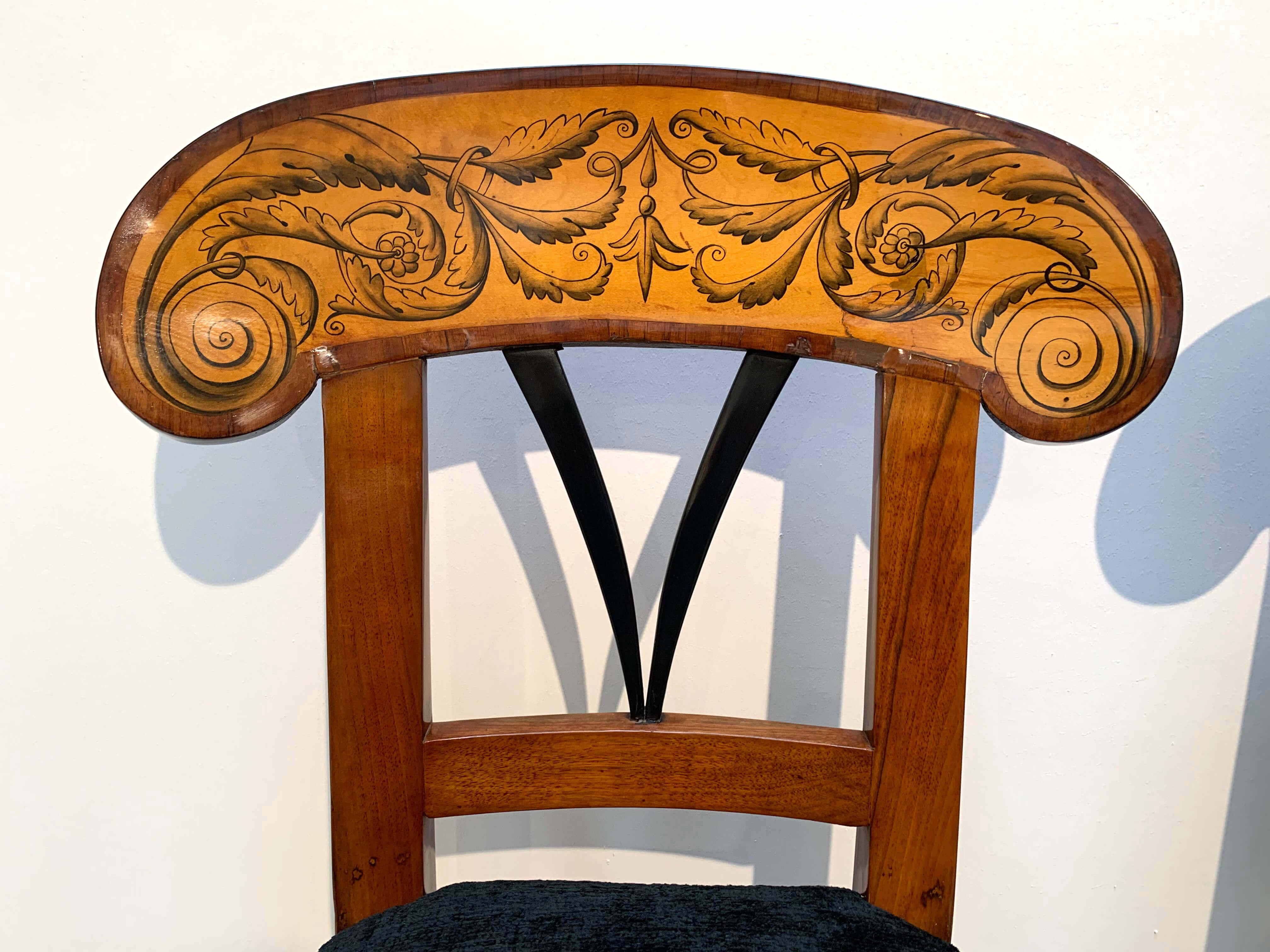 Pair of Biedermeier Shovel Chairs with Ink Painting, Walnut, South German, 1830s For Sale 4