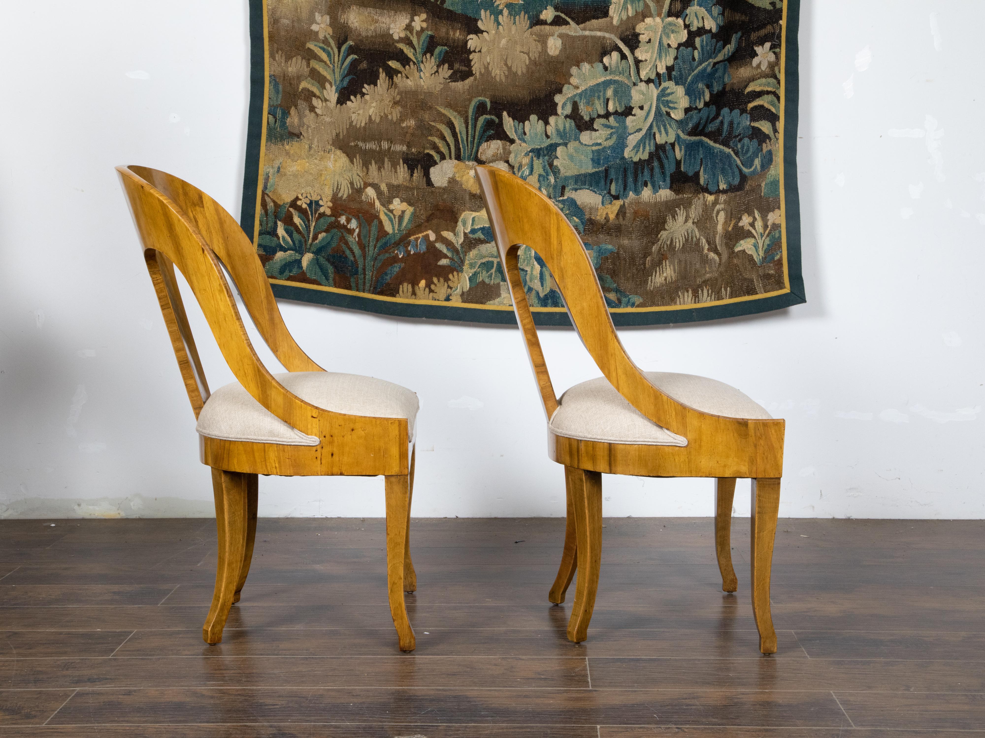Pair of Biedermeier Style 1900s Walnut Spoon Back Chairs with New Upholstery In Good Condition In Atlanta, GA