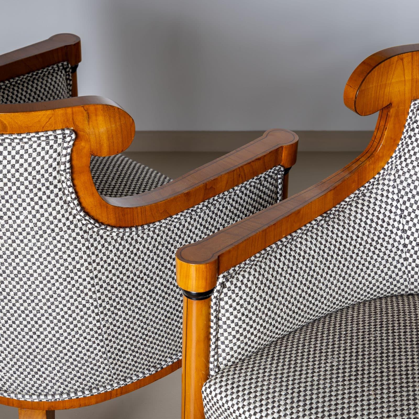 Coppia di poltrone in stile Biedermeier, fine XIX secolo In condizioni buone in vendita a New York, NY