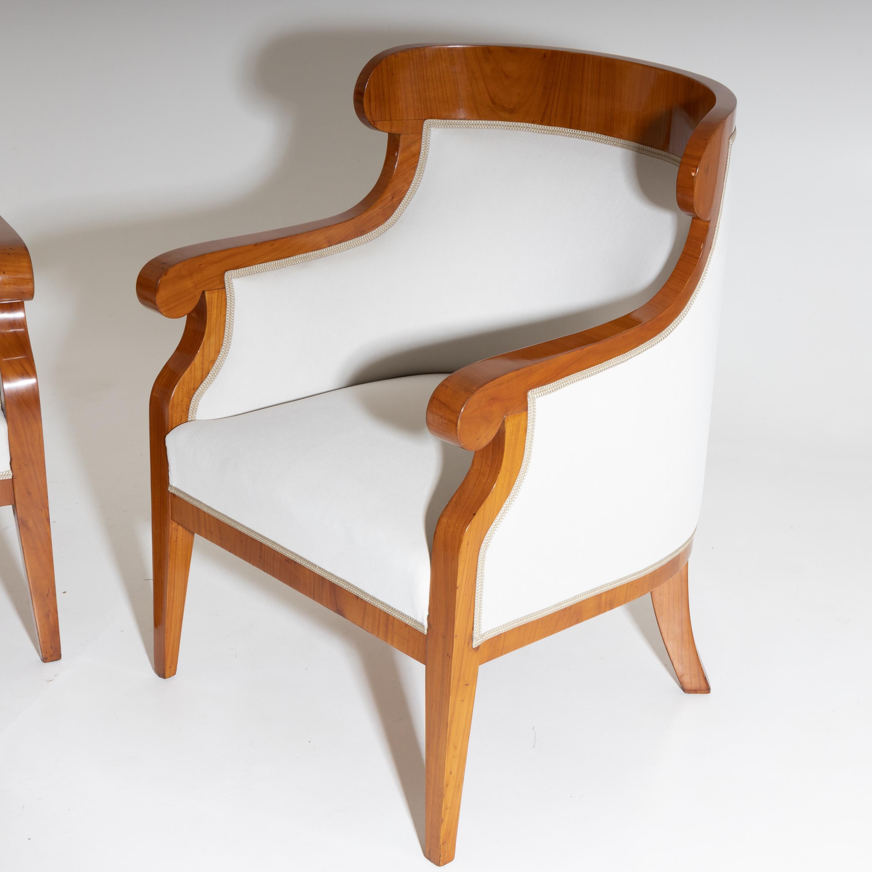 Paar Bergère-Stühle im Biedermeier-Stil aus Kirschholz:: Deutschland:: Ende 19 im Zustand „Gut“ in Greding, DE