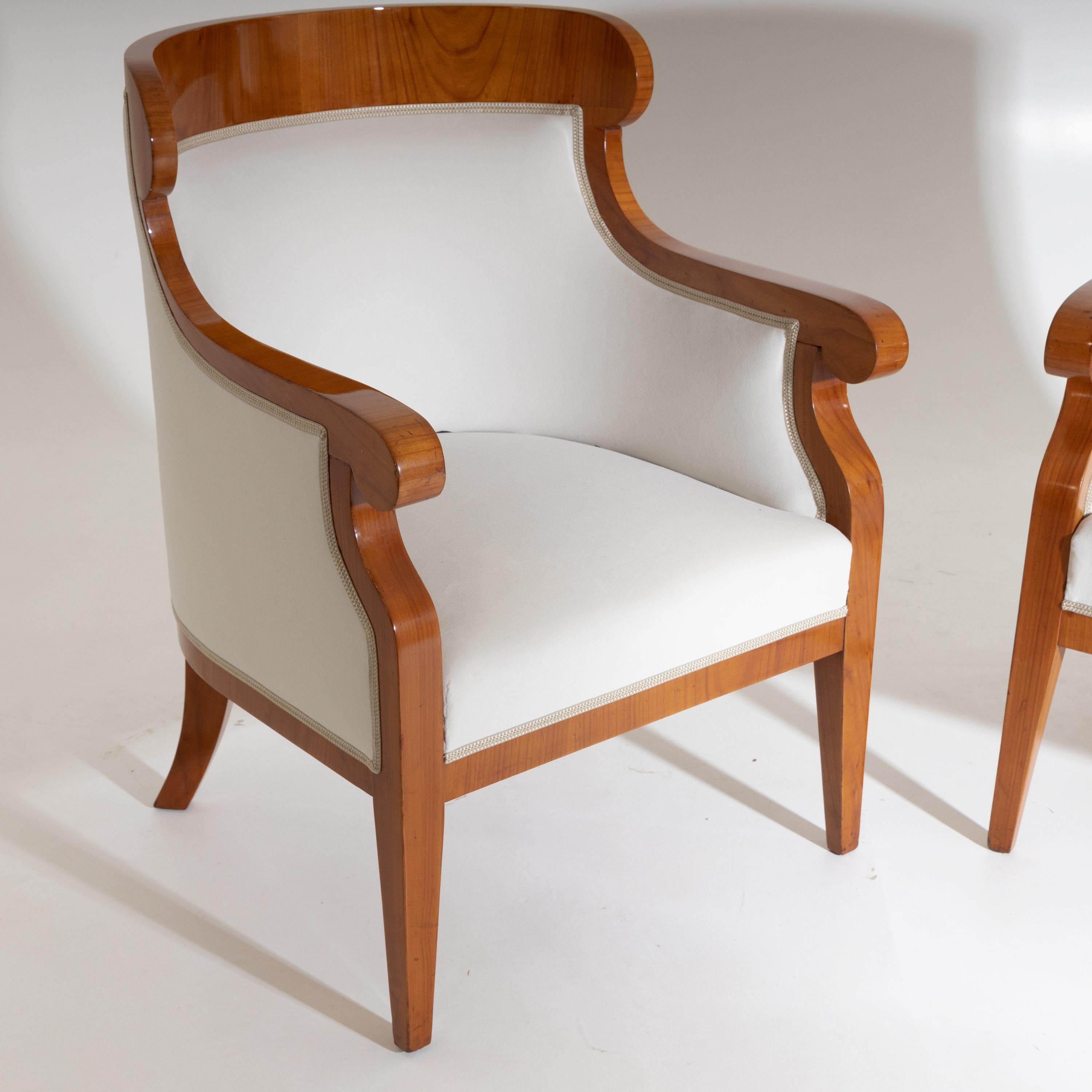 Paar Bergère-Stühle im Biedermeier-Stil aus Kirschholz:: Deutschland:: Ende 19 (19. Jahrhundert)