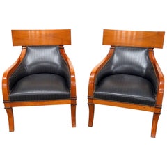 Paire de fauteuils club de style Biedermeier