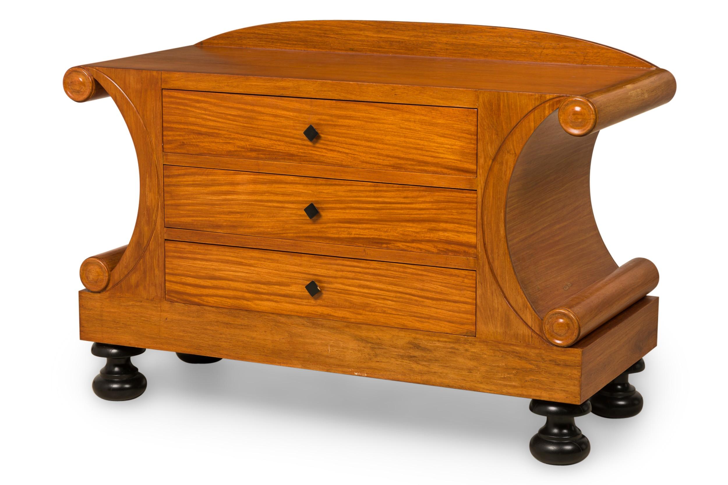 Art Deco Pair of / Biedermeier-Style Fruitwood 3-Drawer Chests, style of Josef Danhauser For Sale