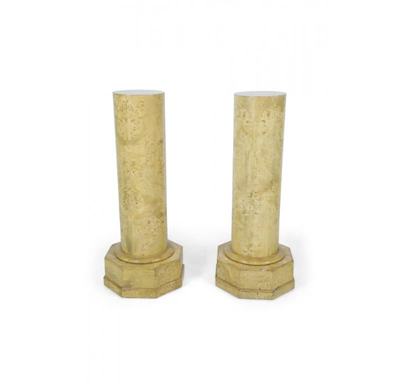 Pareja de pedestales de base octogonal de abedul de Carelia de estilo Biedermeier en venta 5