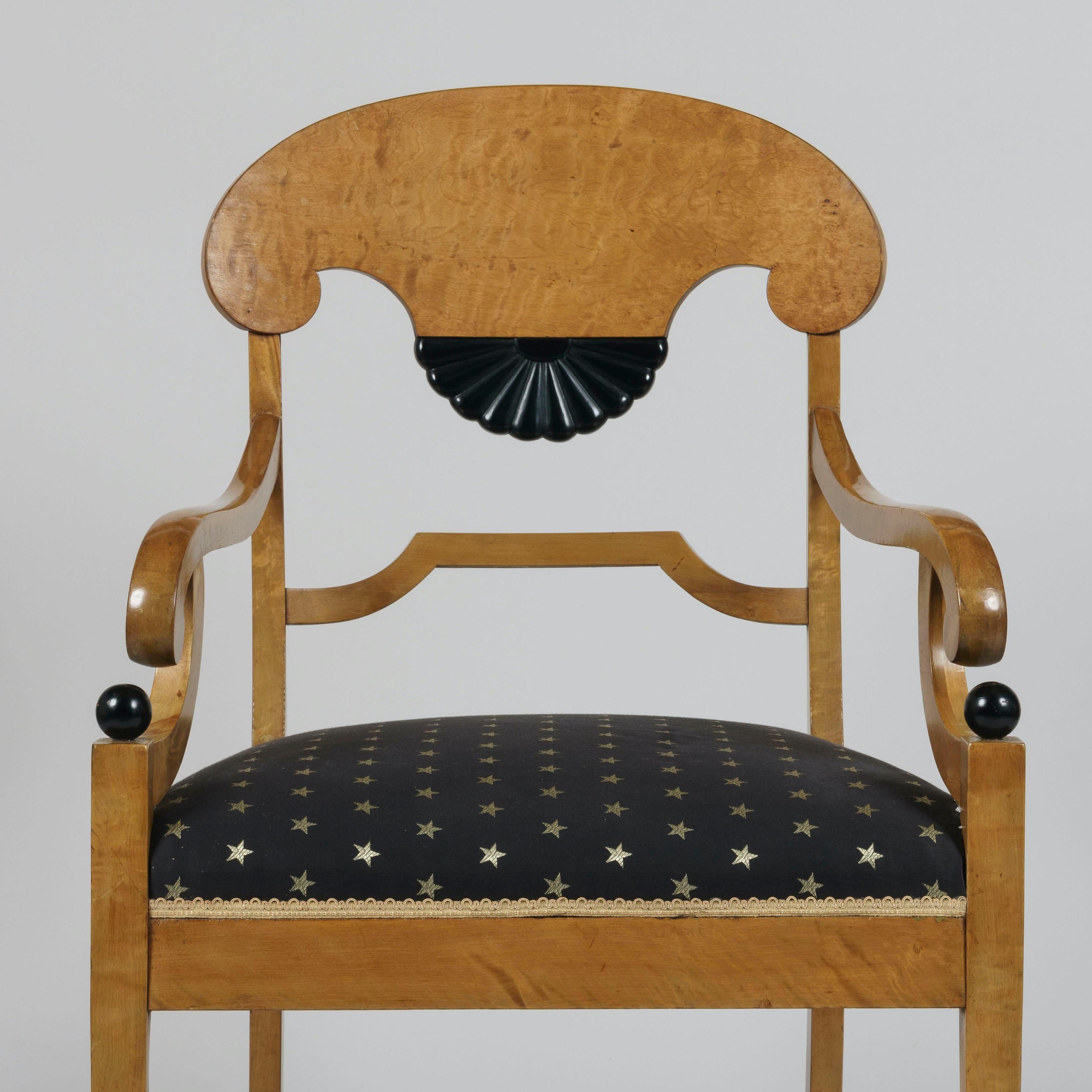Paar Biedermeier Sessel aus satiniertem Birkenholz und Ebonisierung (Ebonisiert) im Angebot