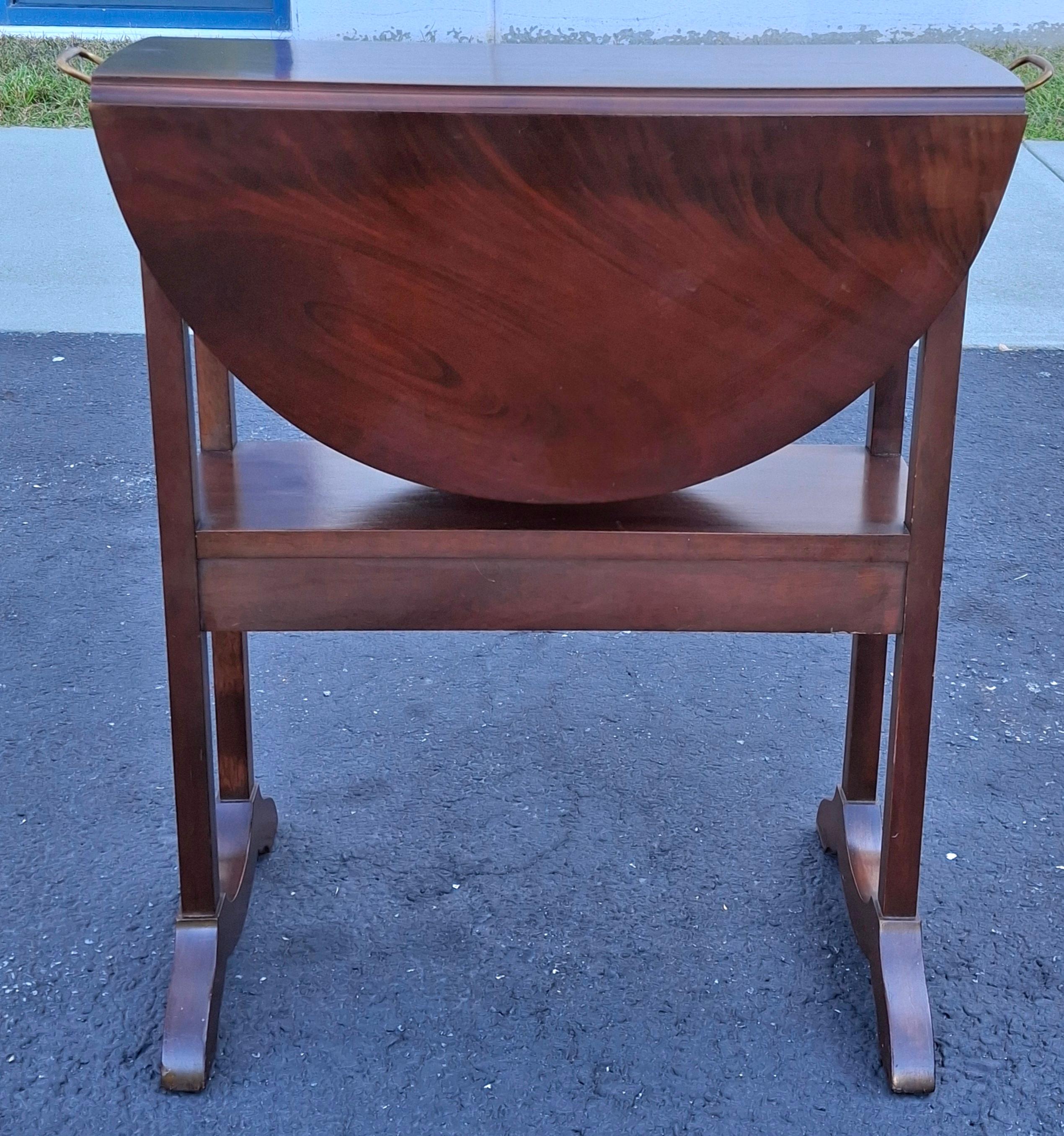 Stained Pair of Biggs Furniture Regency Style Mahogany Drop-Leaf Serving Tables For Sale