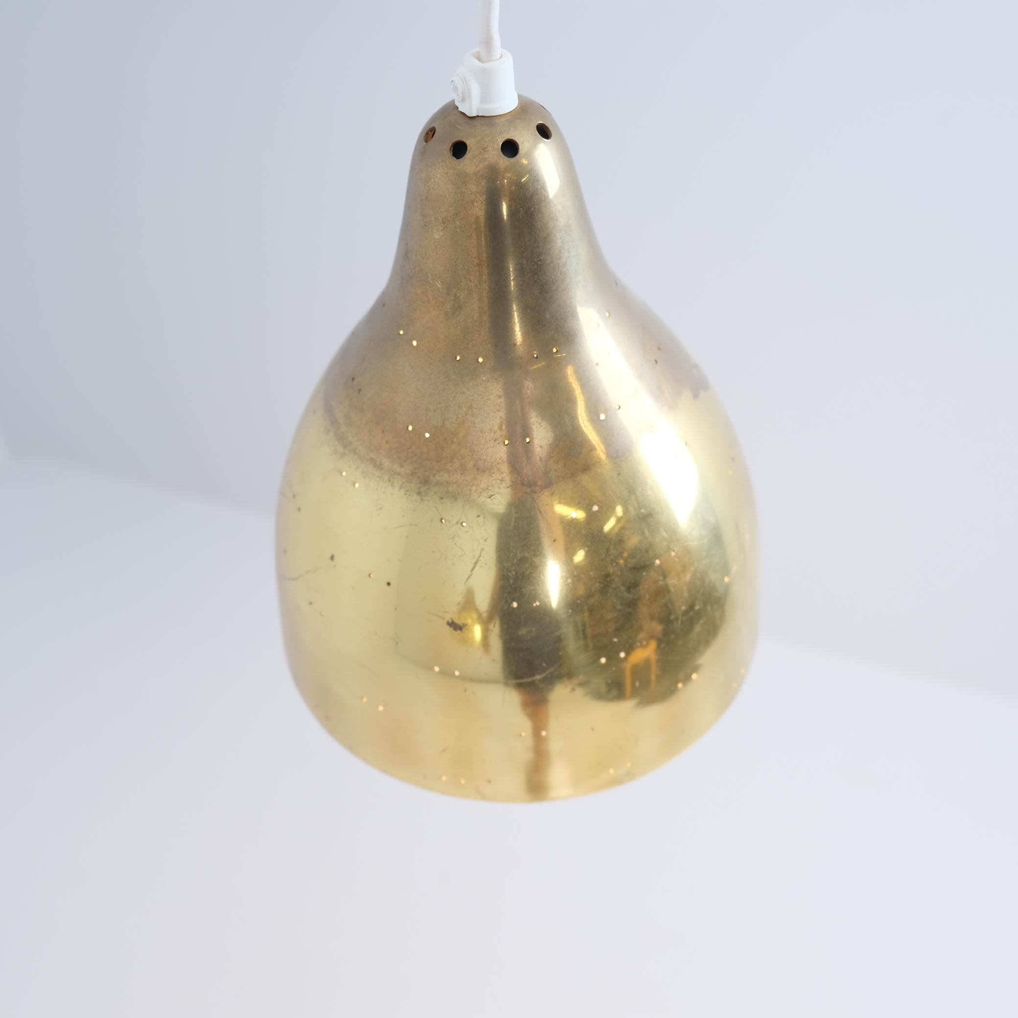 Pair of Bijou Perforated Brass Ceiling Pendants Model ER 84, Itsu 1950s For Sale 3