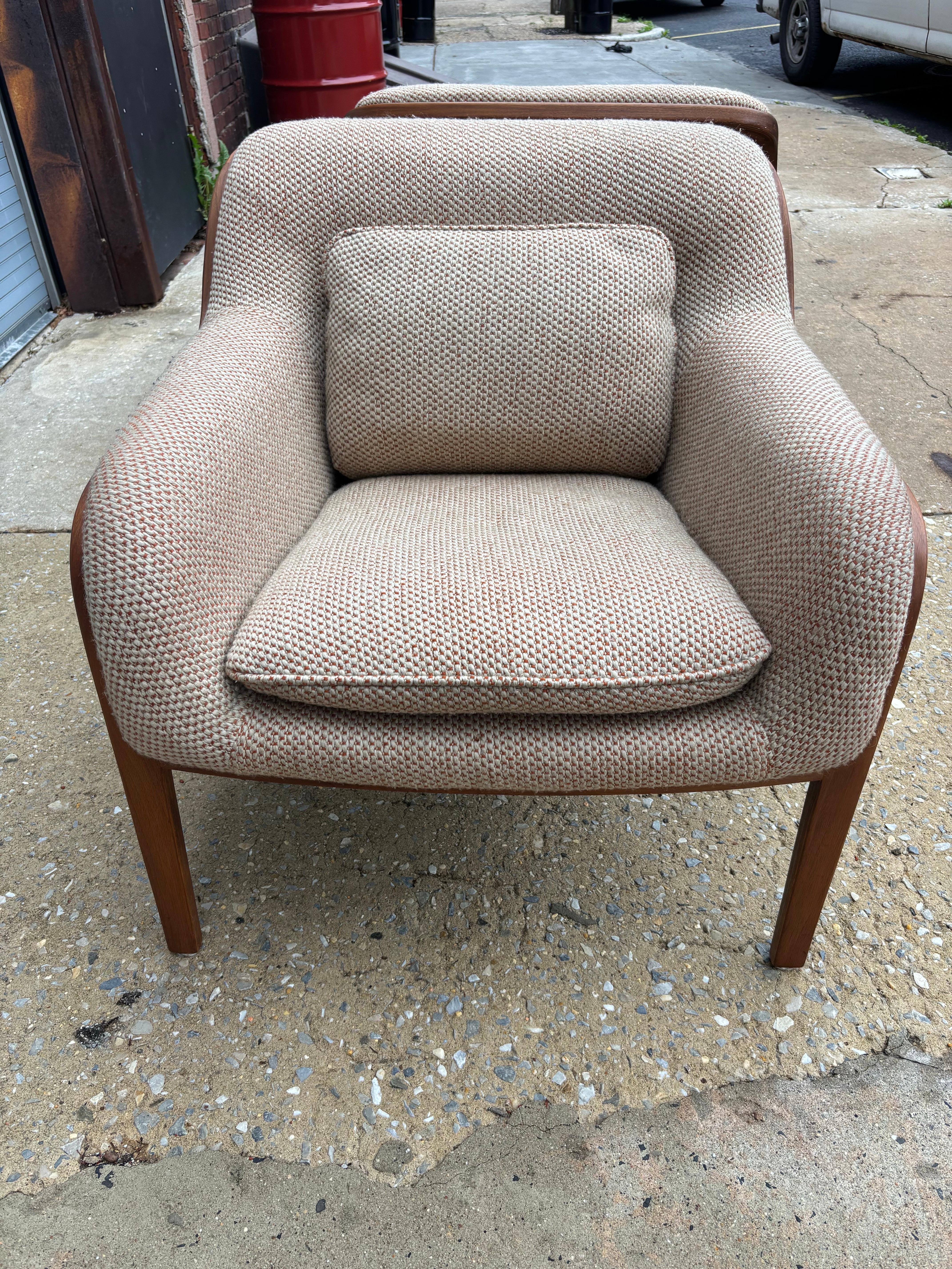 Pair of Bill Stephens for Knoll Lounge Chairs 4