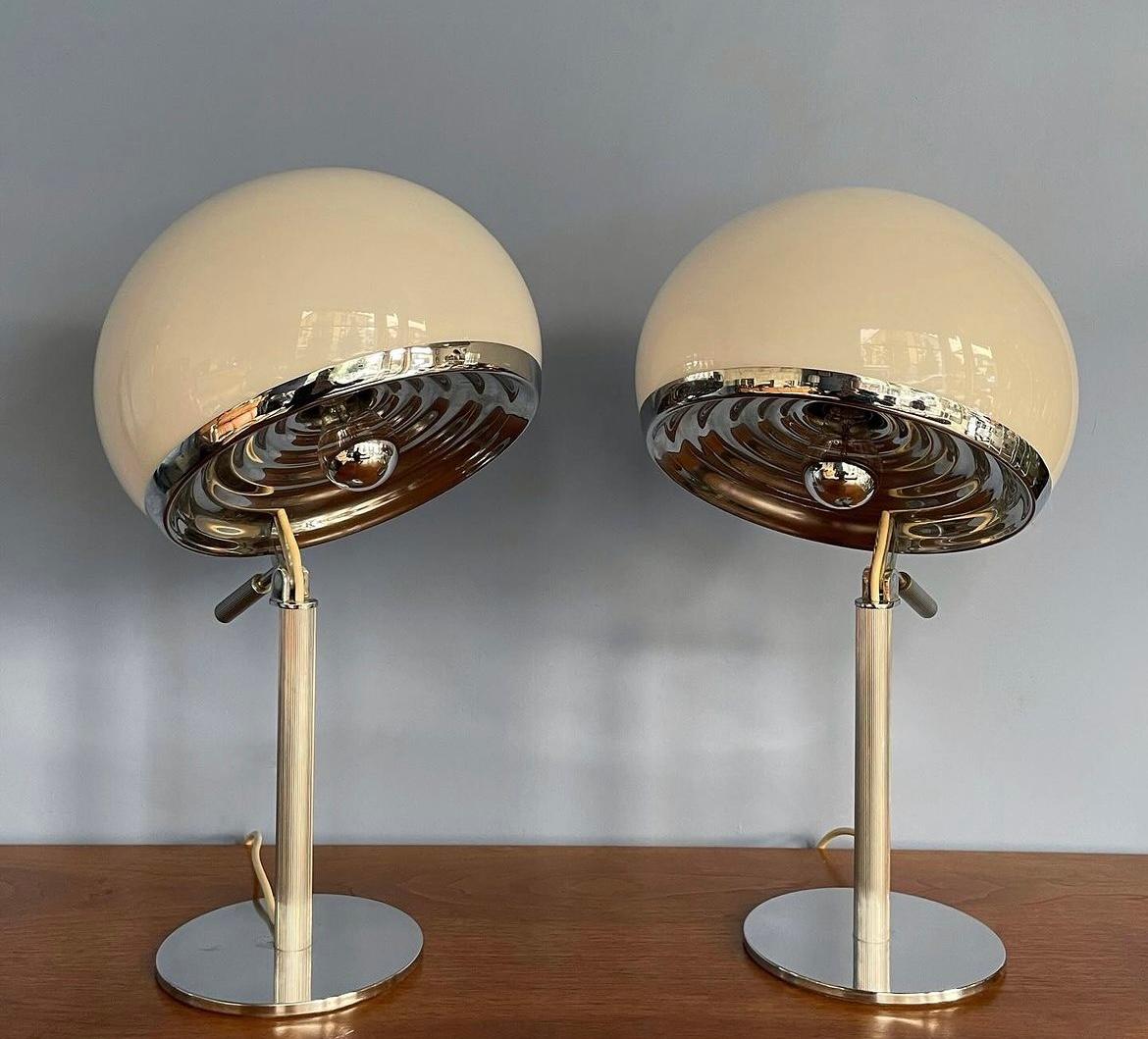 Mid-Century Modern Paire de lampes de tableino, éditée par Candle, Italie 1968 en vente
