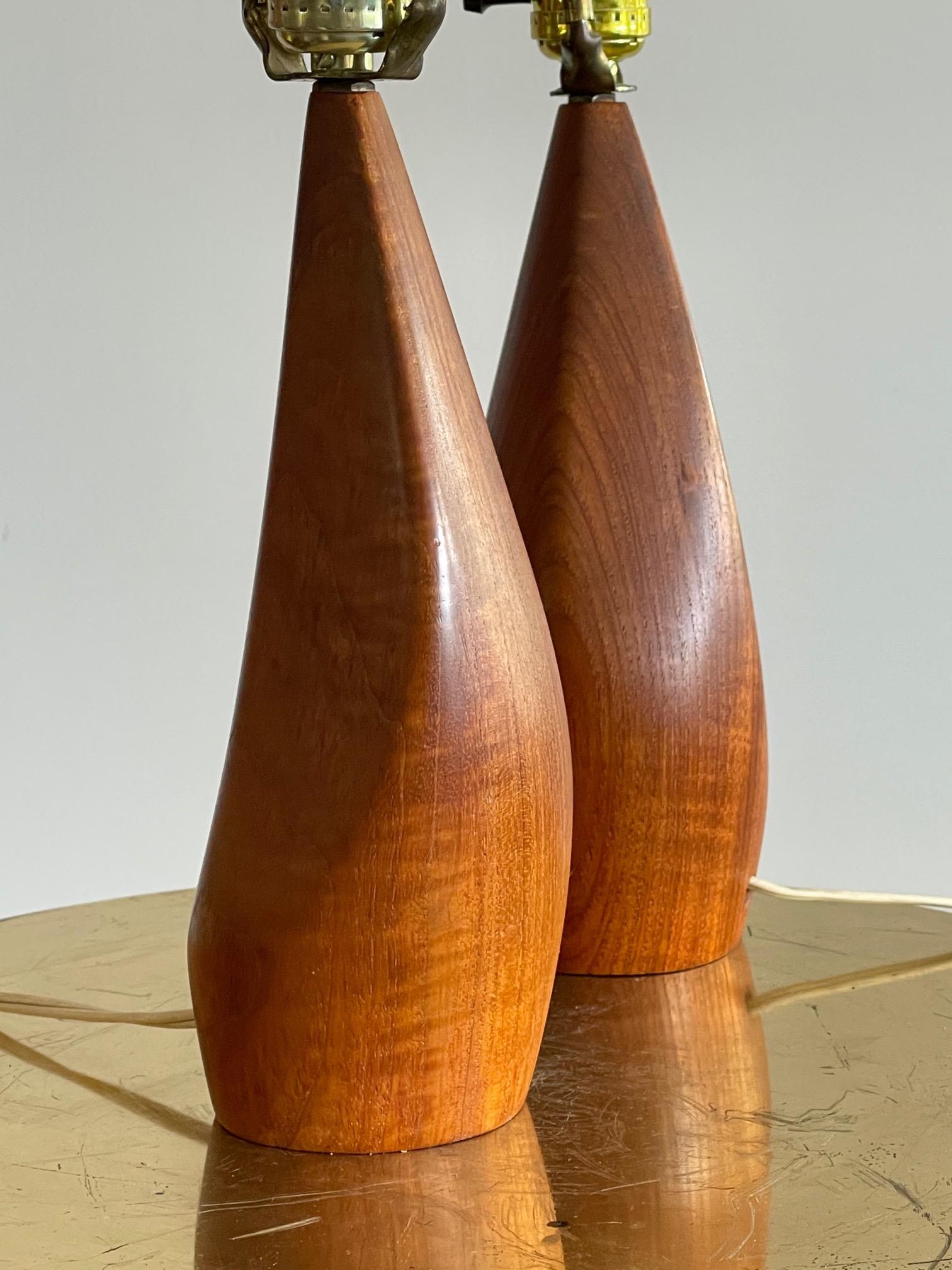 Pair of Biomorphic Danish Teak Lamps by Ernst Henriksen 8